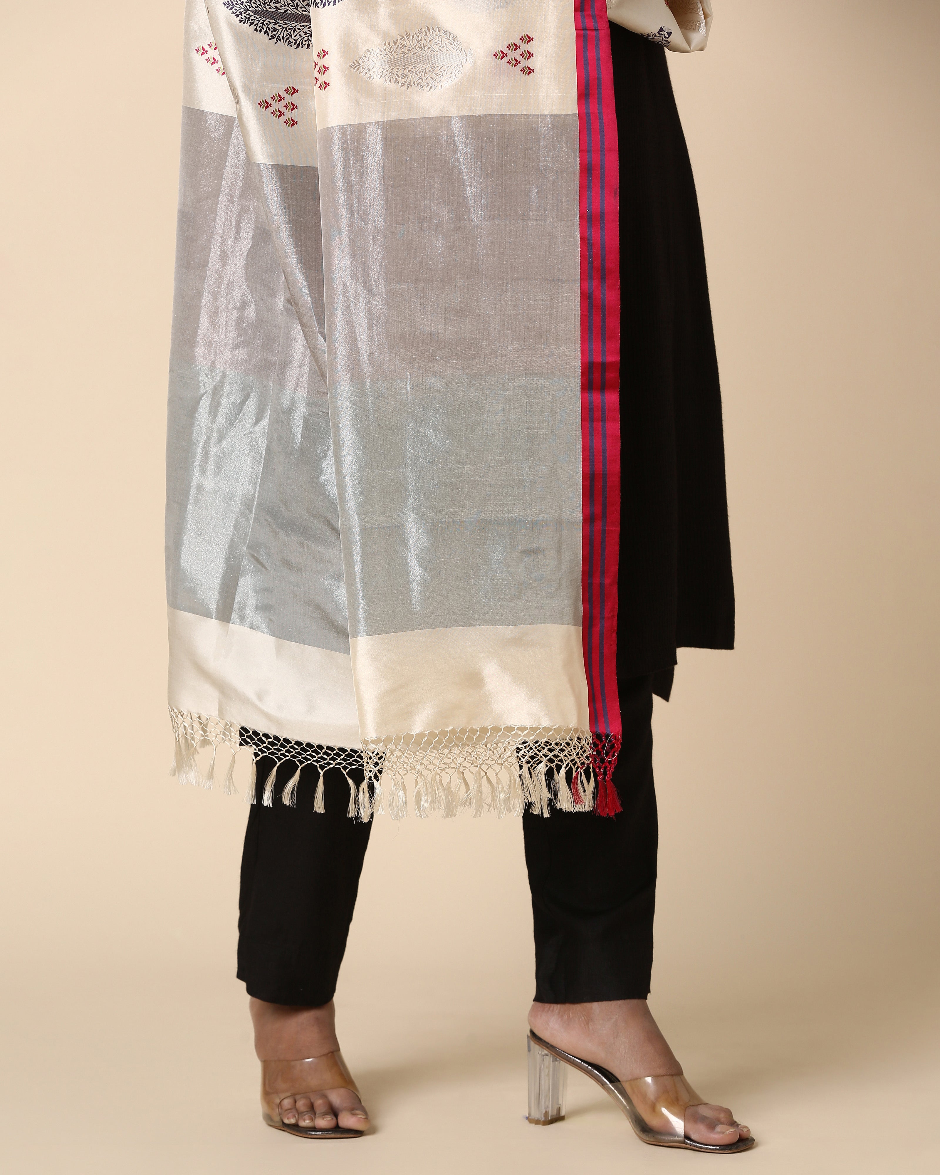 Karalika Banarasi Kadwa Silk Dupatta