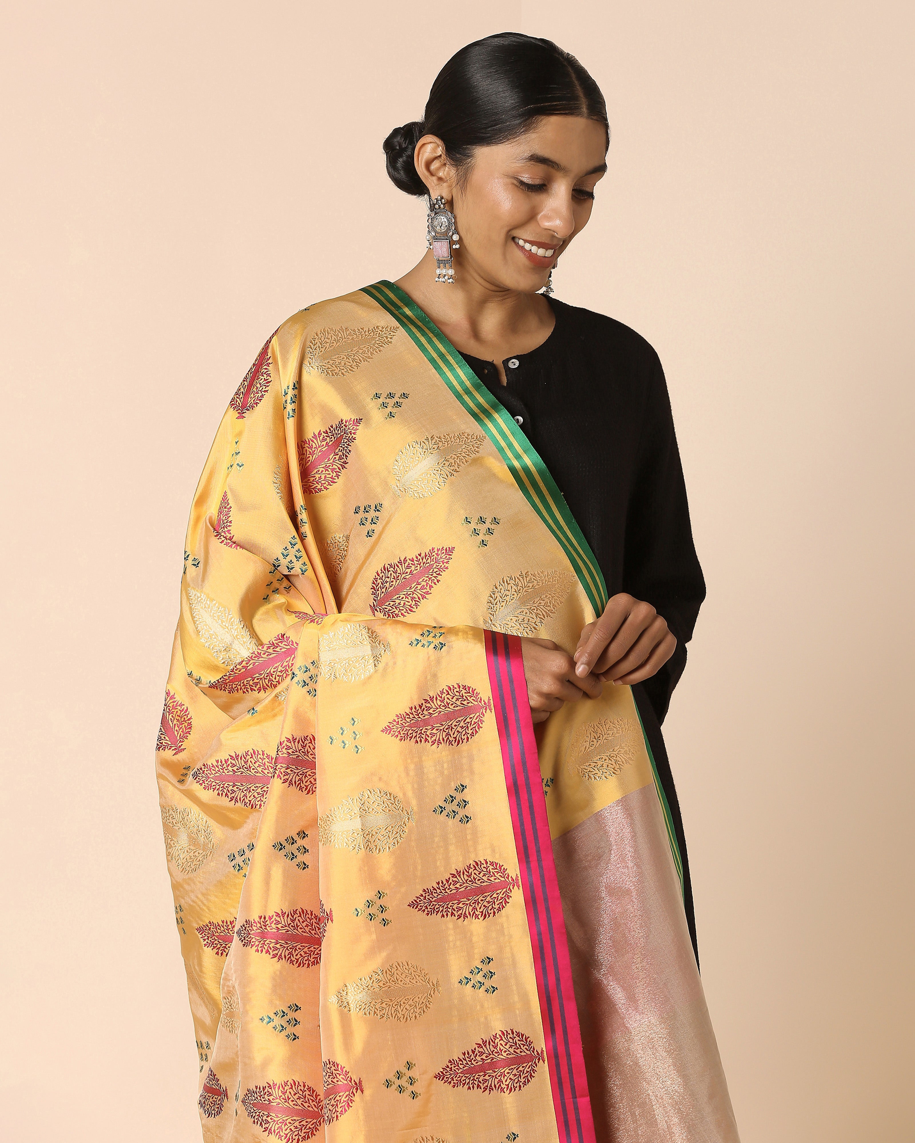 Karalika Banarasi Kadwa Silk Dupatta