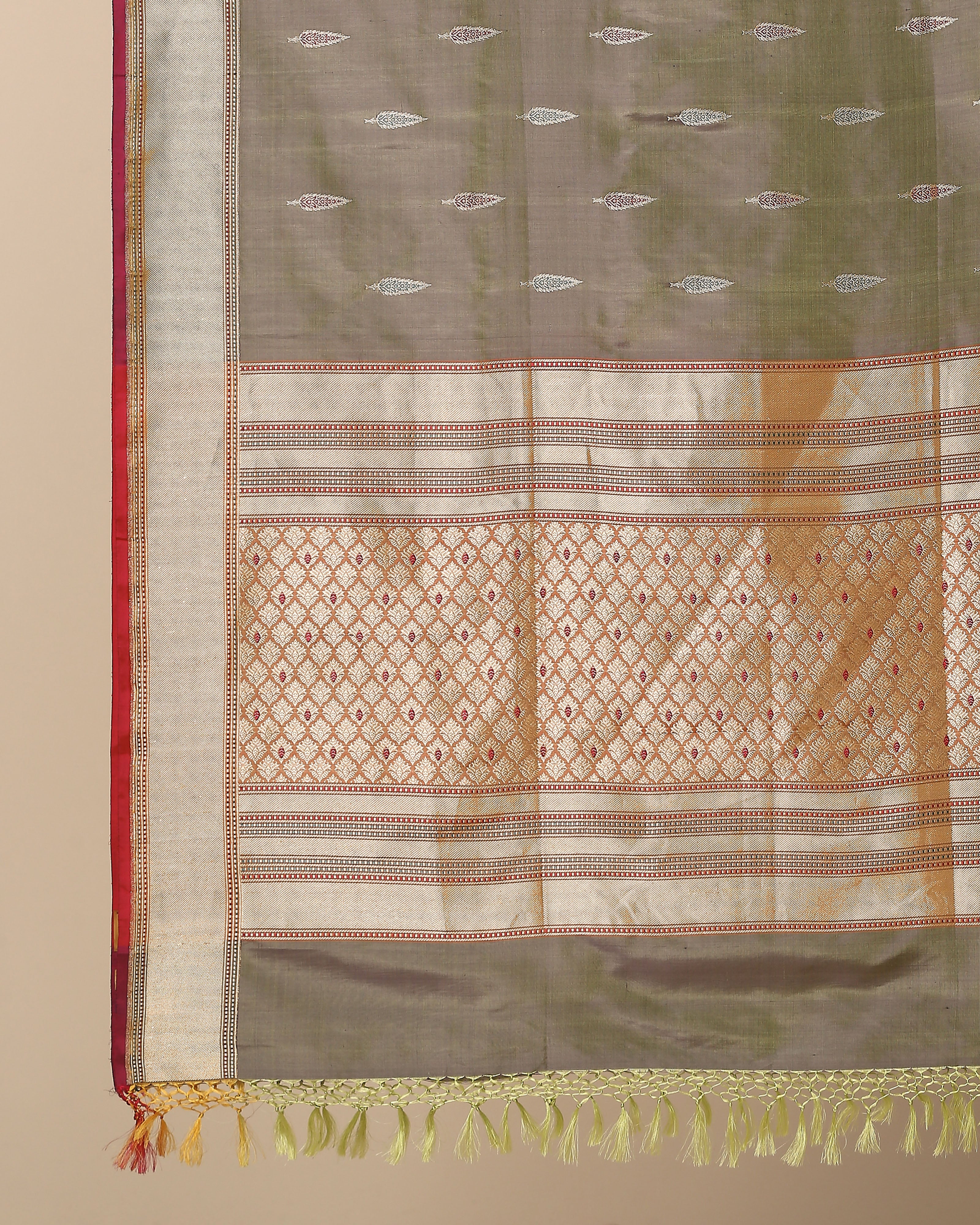 Triviaa Banarasi Kadwa Silk Dupatta