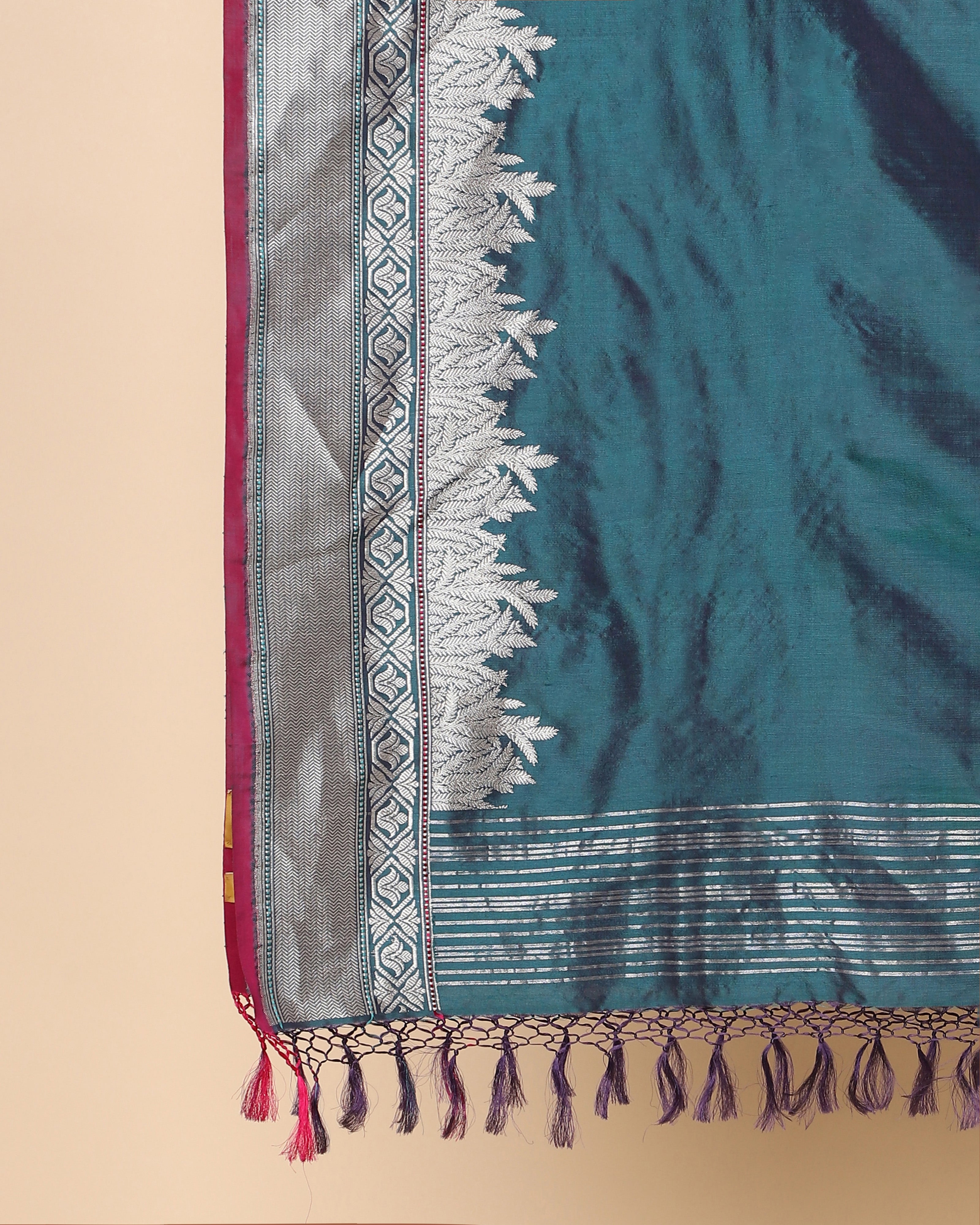 Mahra Banarasi Kadwa Silk Dupatta