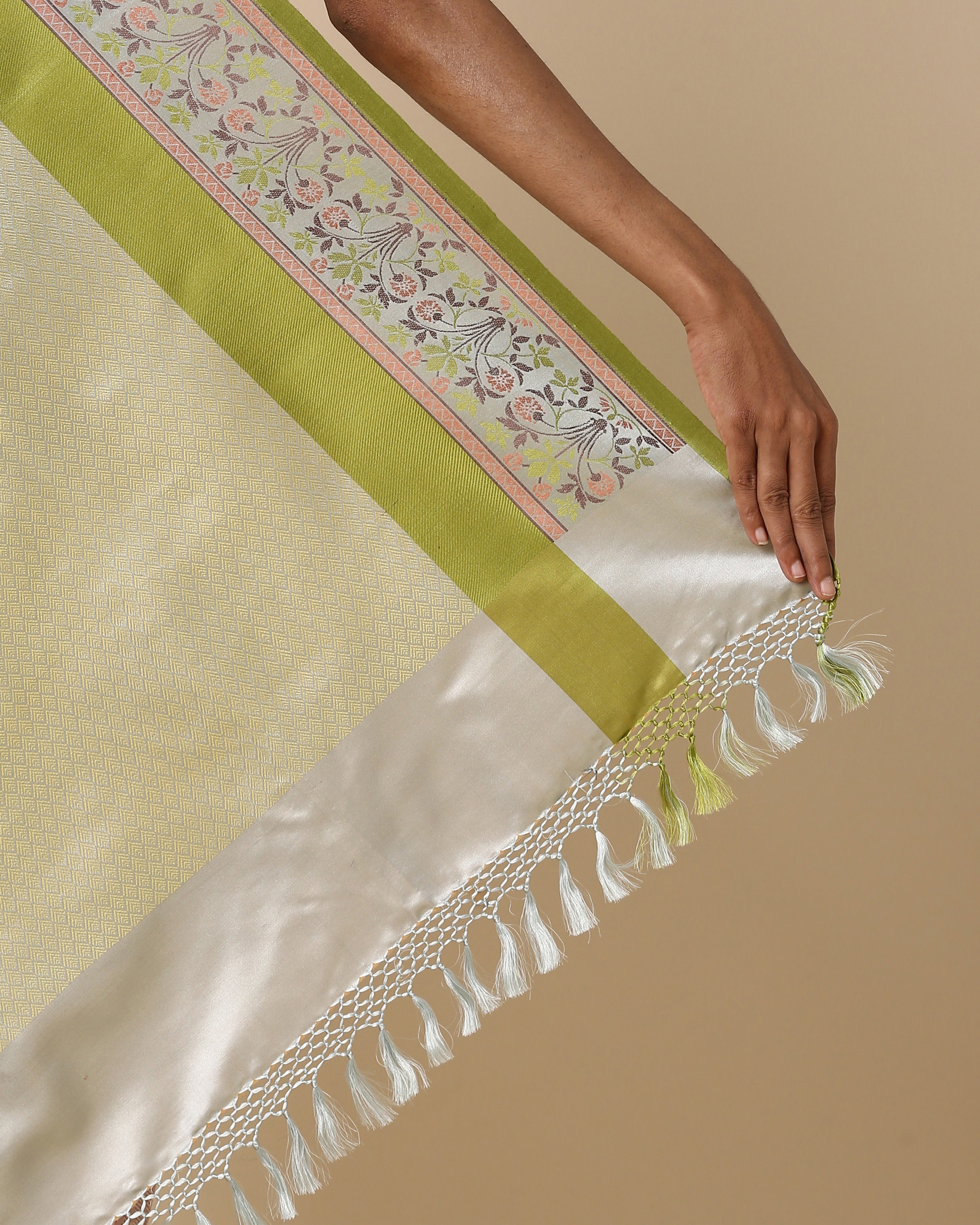Thaimaa Banarasi Tanchoi Silk Saree