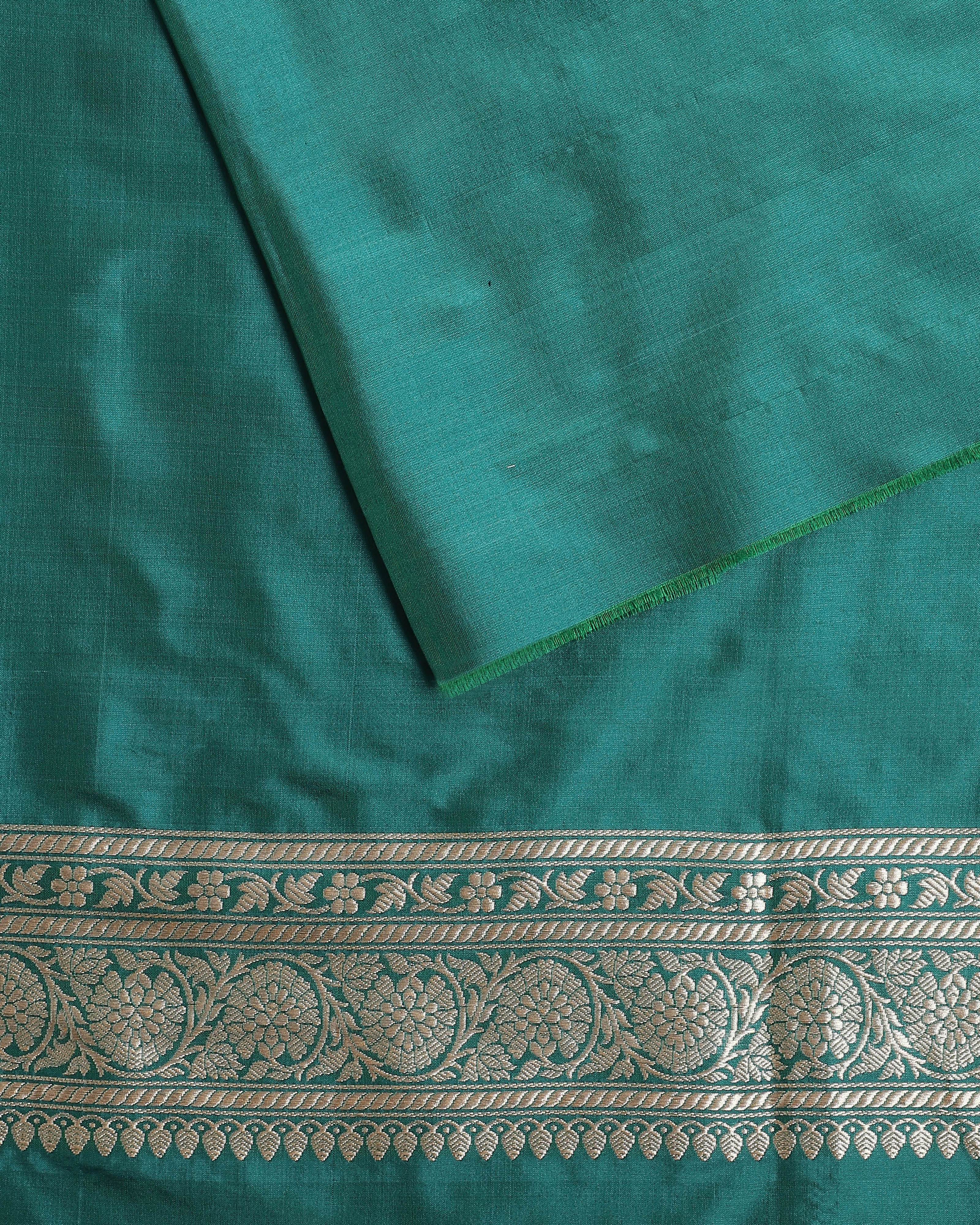 Malgun Banarasi Kadwa Silk Saree