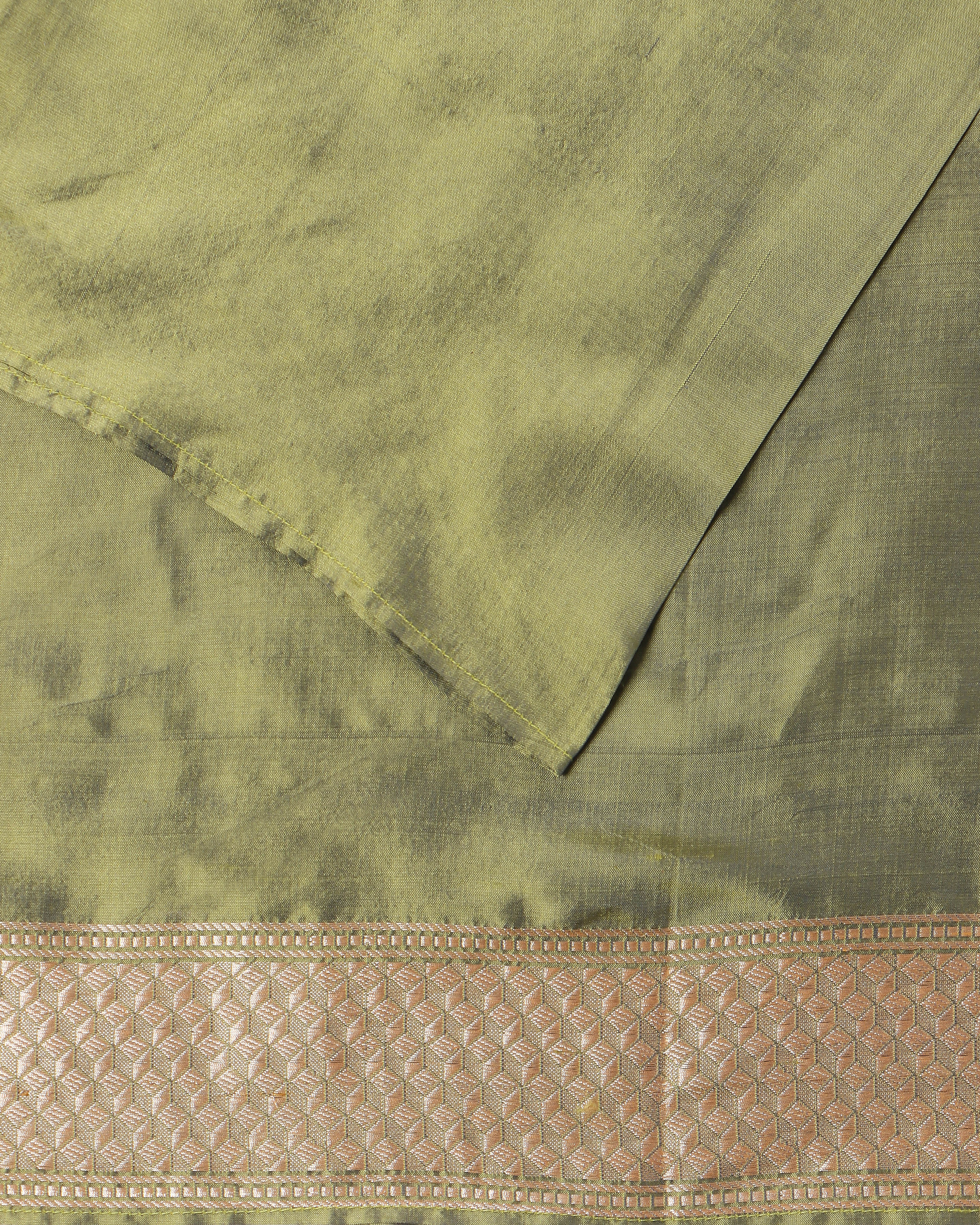 Vaeda Banarasi Kadwa Silk Saree