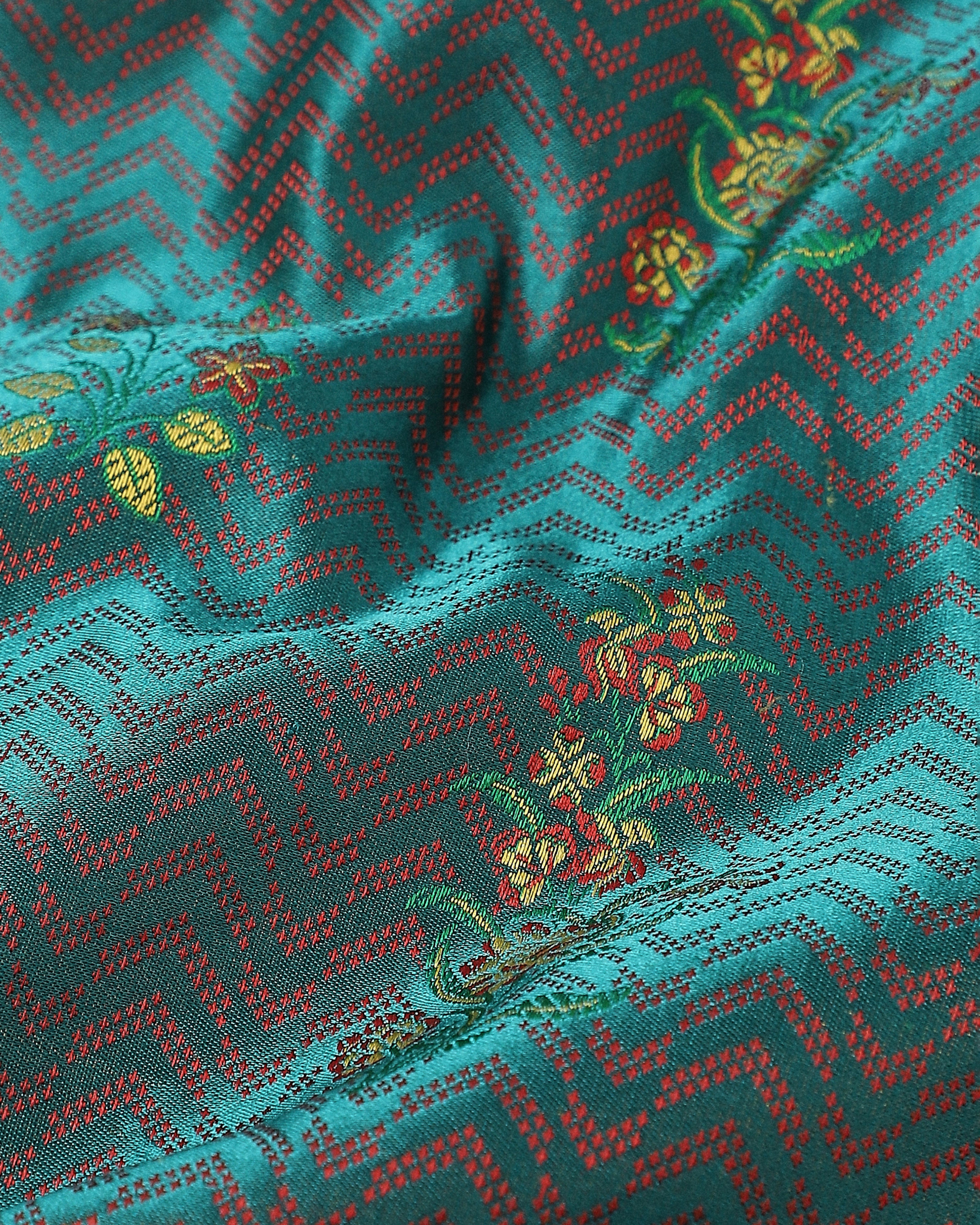 Santati Banarasi Tanchoi And Kadwa Silk Saree