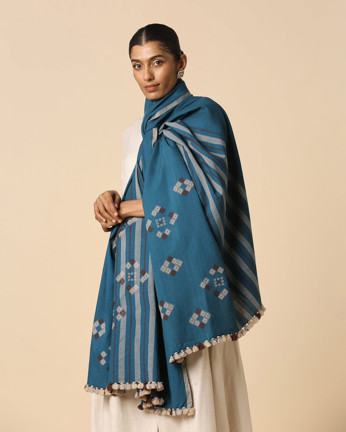 Arushi Bhujodi Extra Weft Woolen Shawl