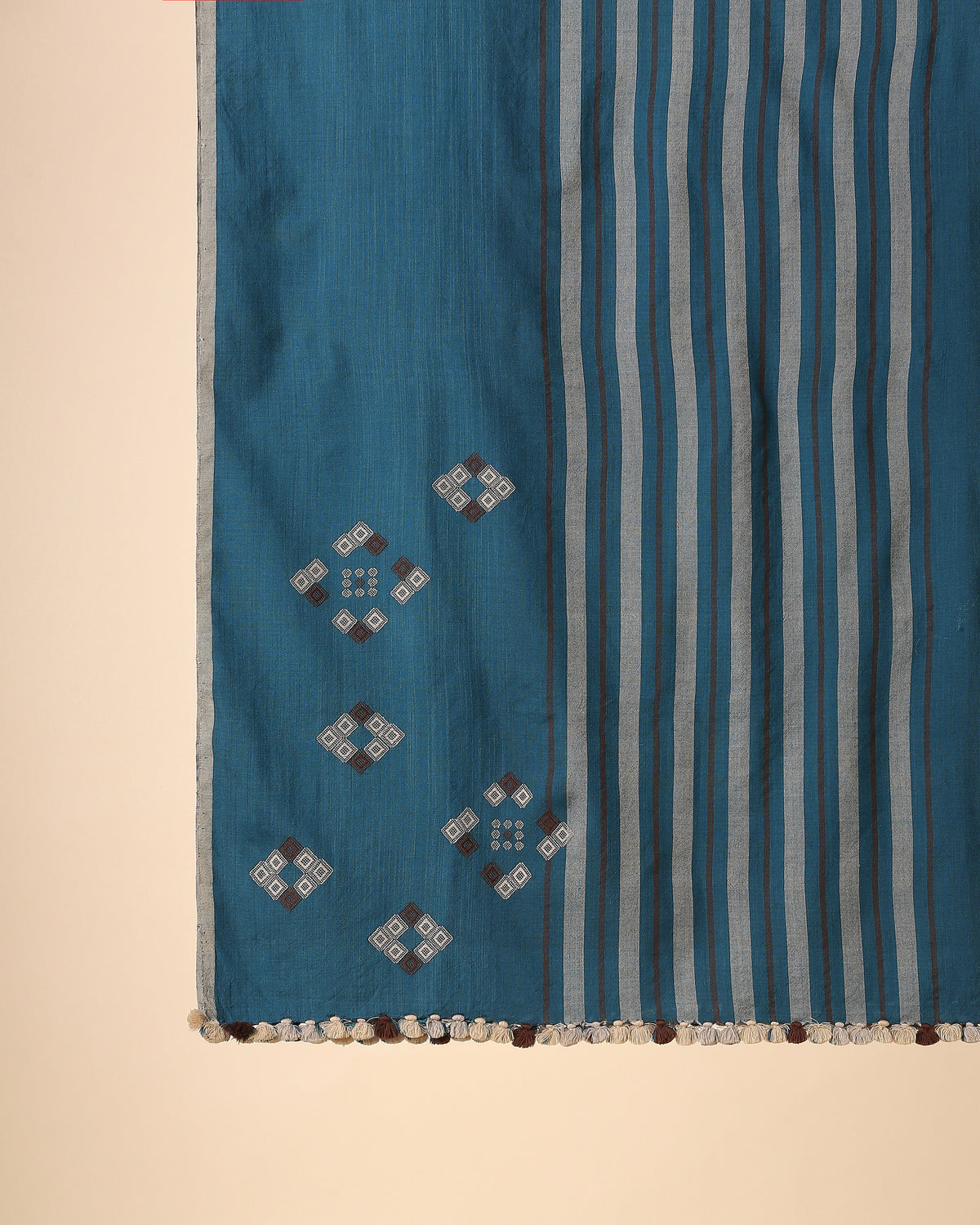 Arushi Bhujodi Extra Weft Woolen Shawl