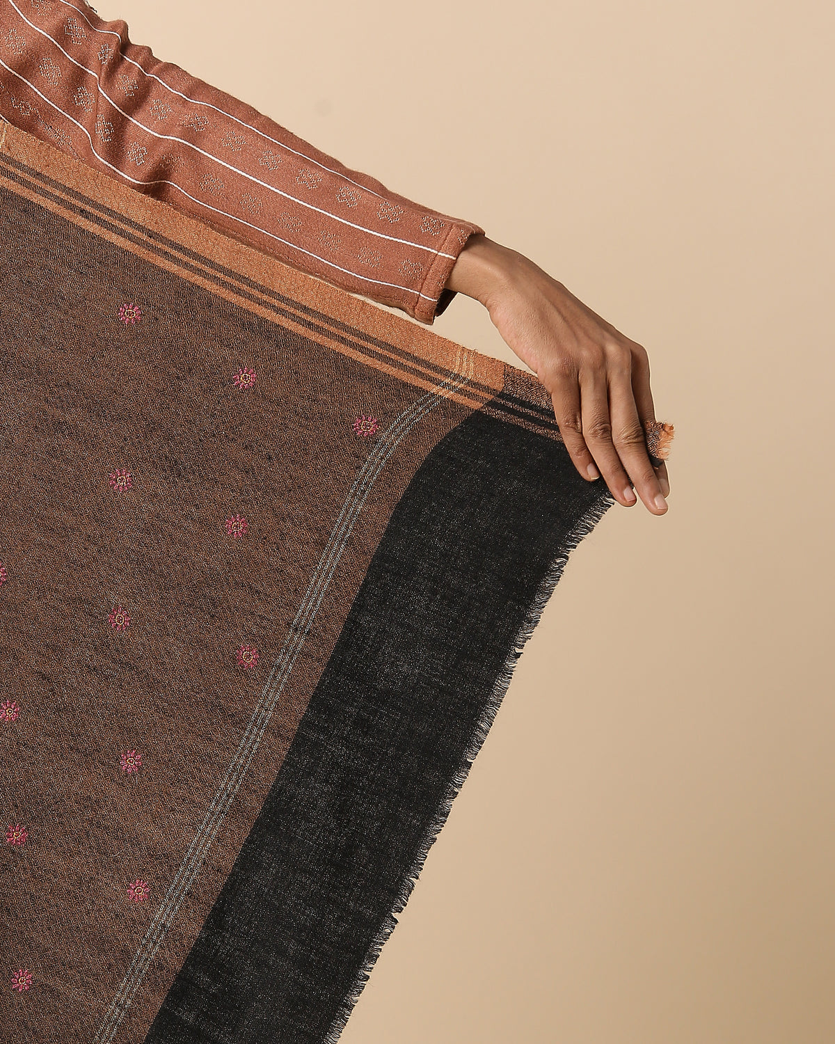 Anabia Kashmir Sozni Embroidery Pashmina Saree