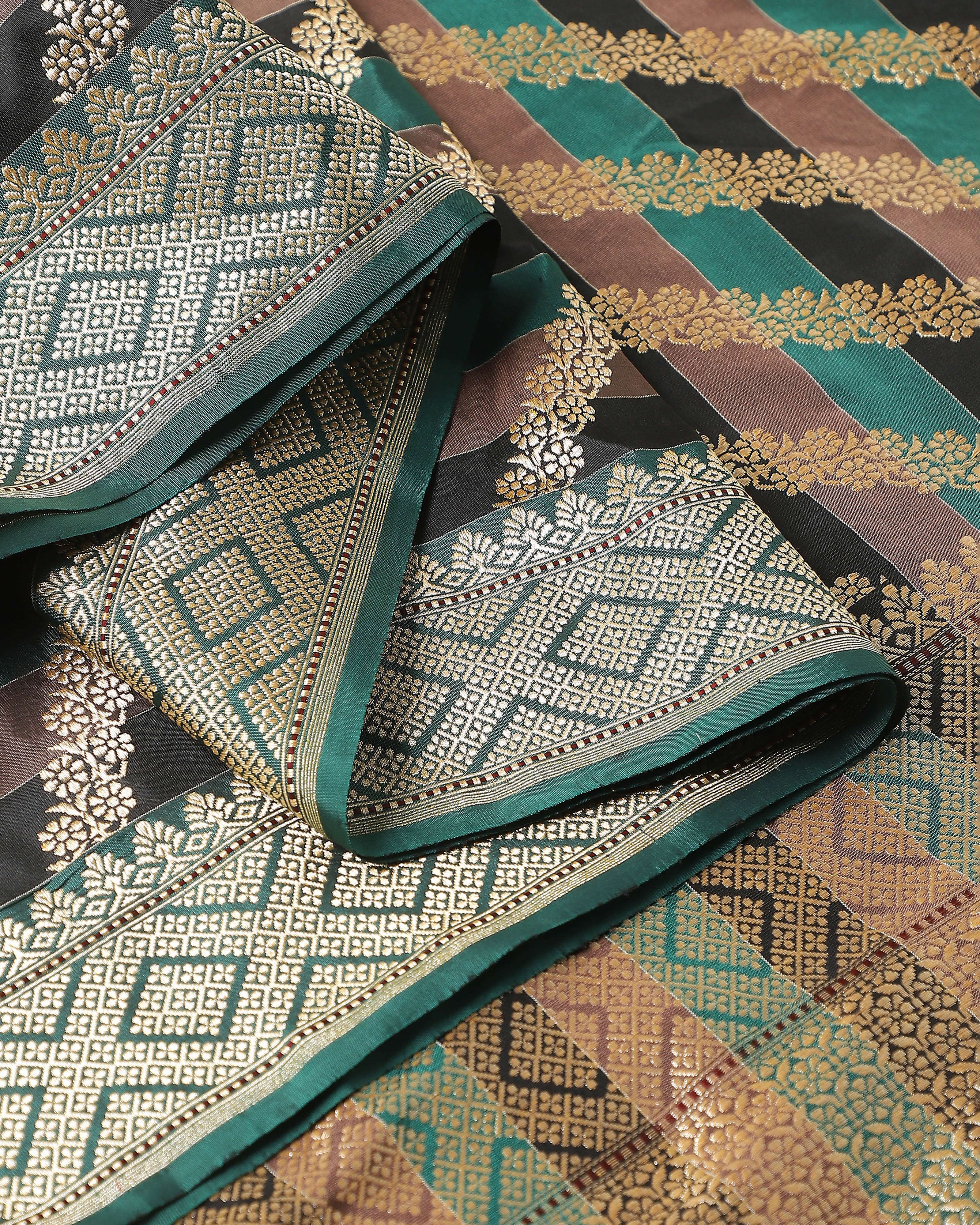Samina Banarasi Kadwa Silk Saree