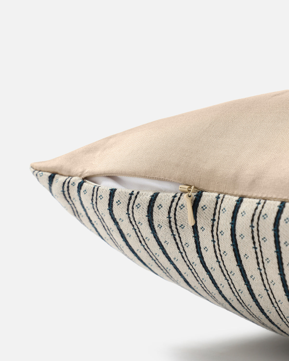 Garesh Pochampally Weft Ikat Cotton Silk Cushion Cover