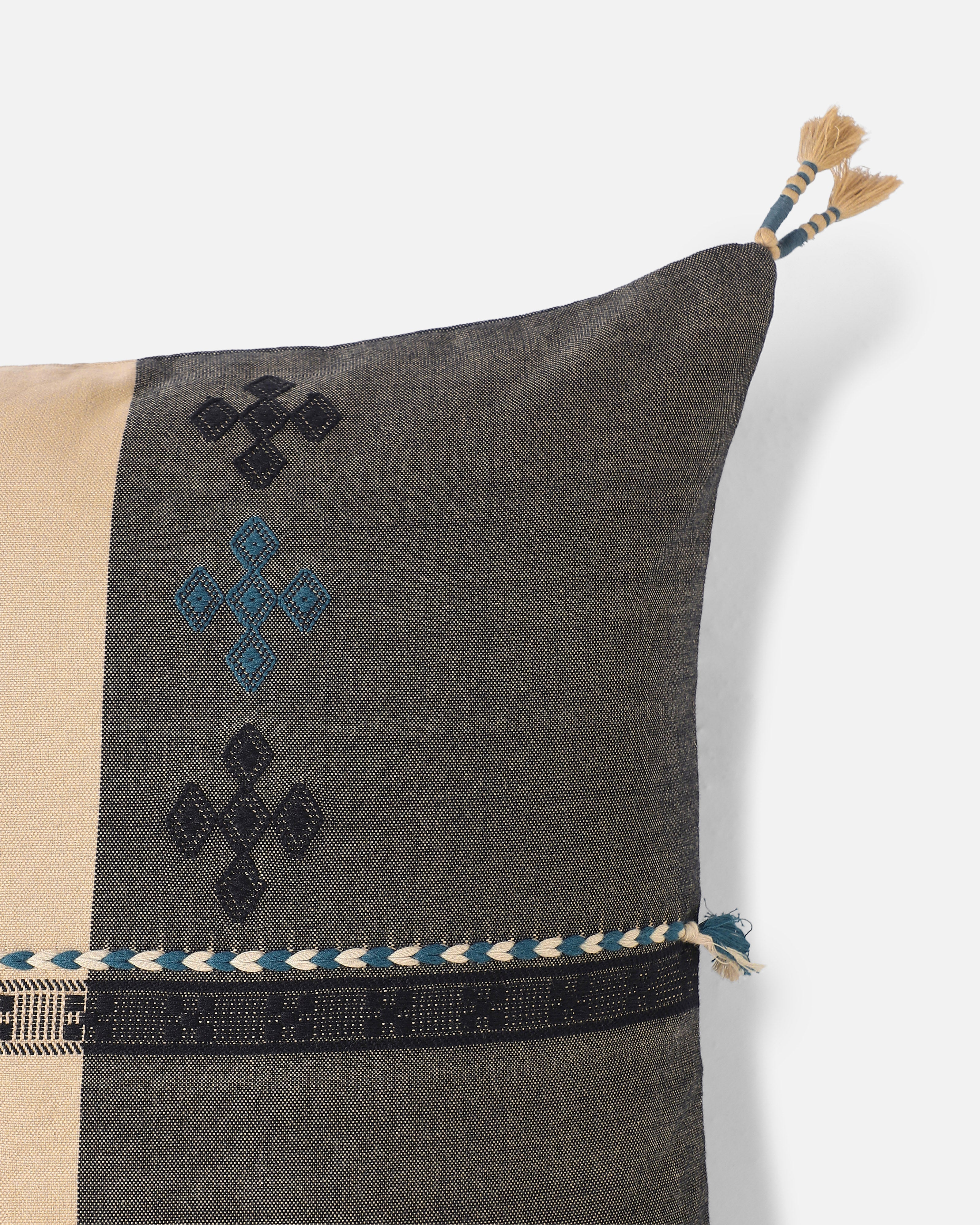 Matiari Bhujodi Extra Weft Cotton Cushion Cover