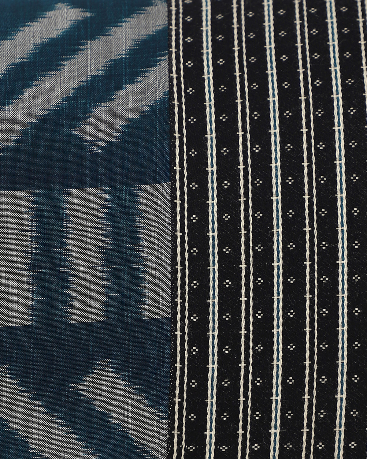 Zune Pochampally Weft Ikat Cotton Silk Cushion Cover