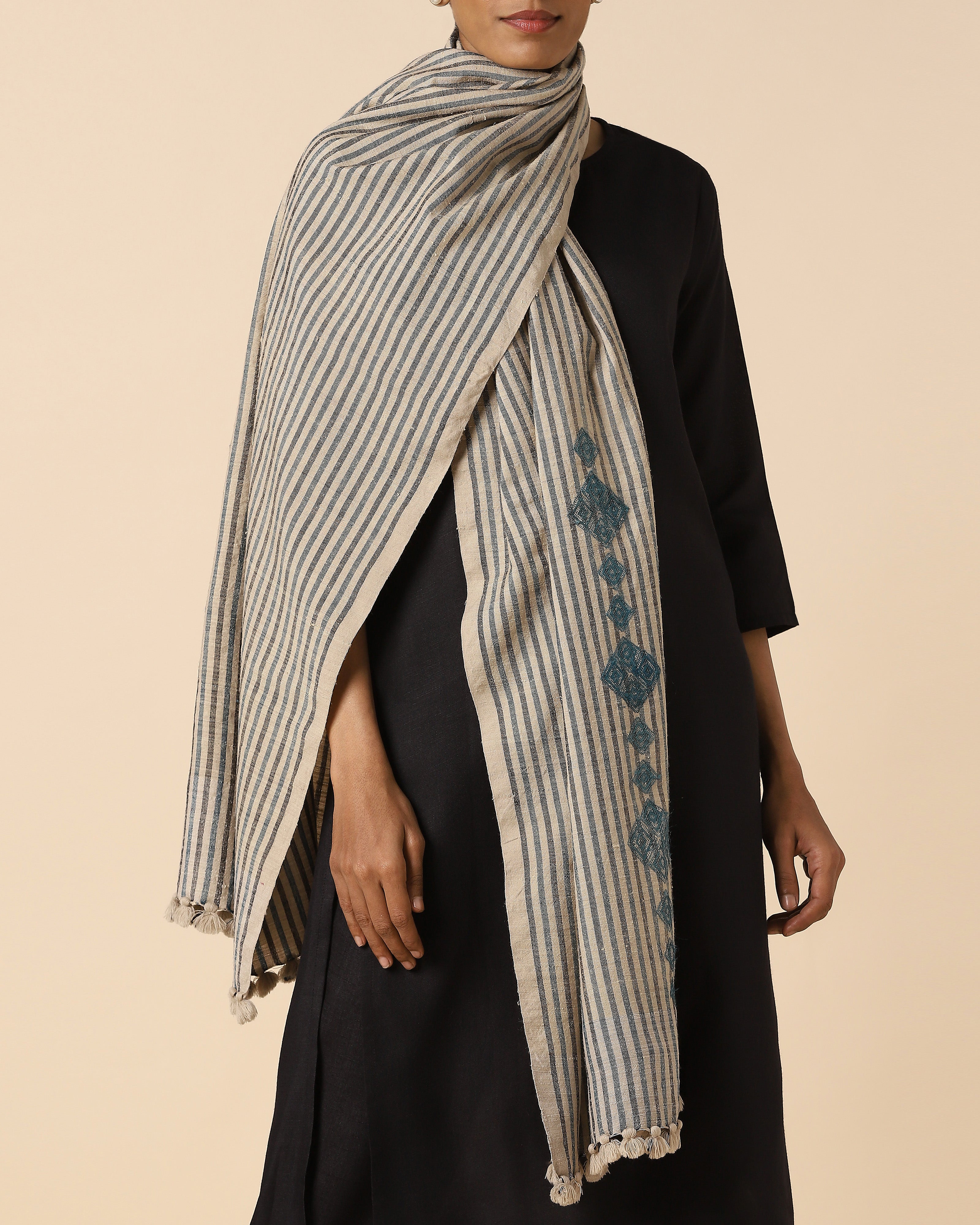 Raharki Bhujodi Extra Weft Wool Silk Stole