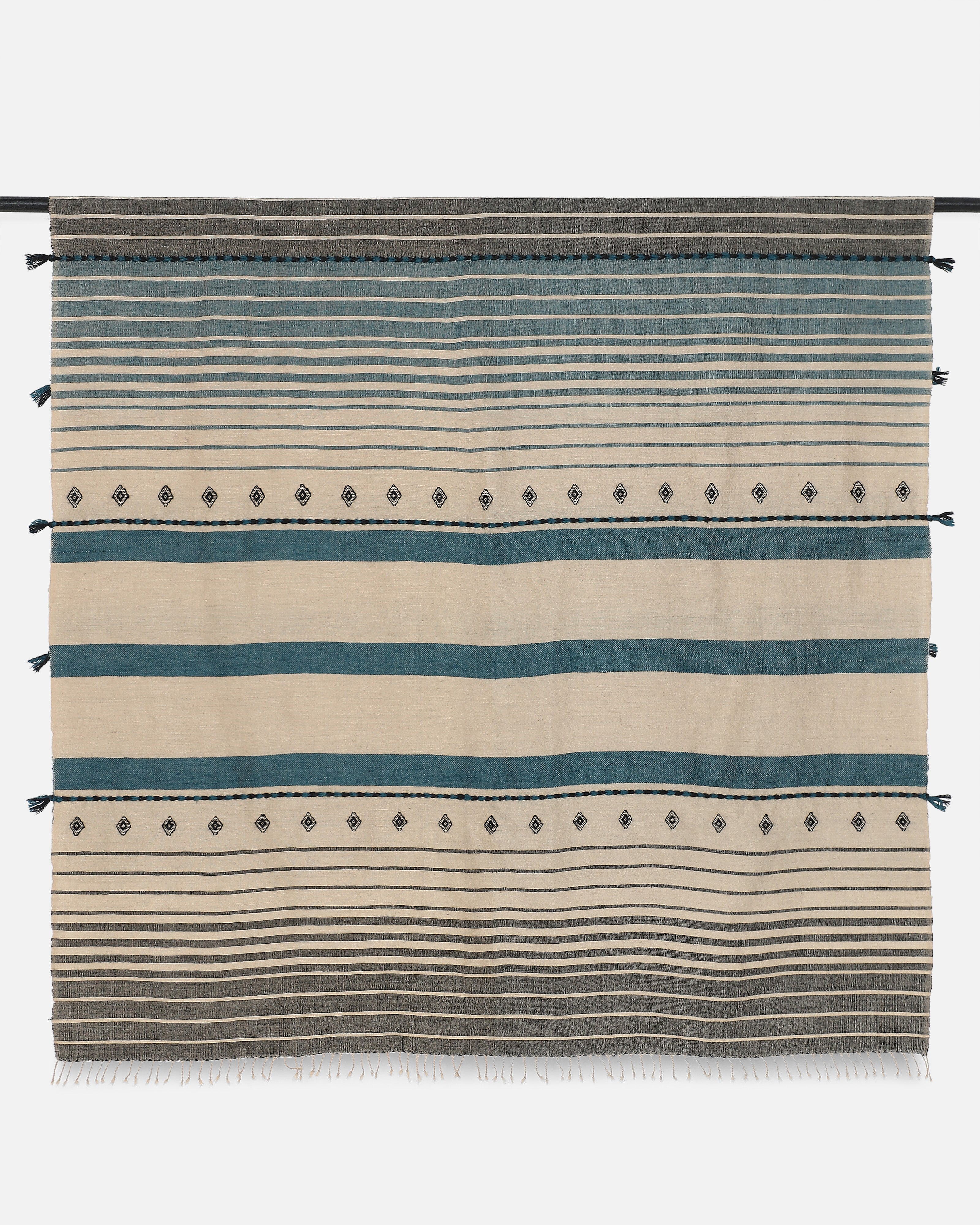 Maanu Bhujodi Extra Weft Woolen Throw