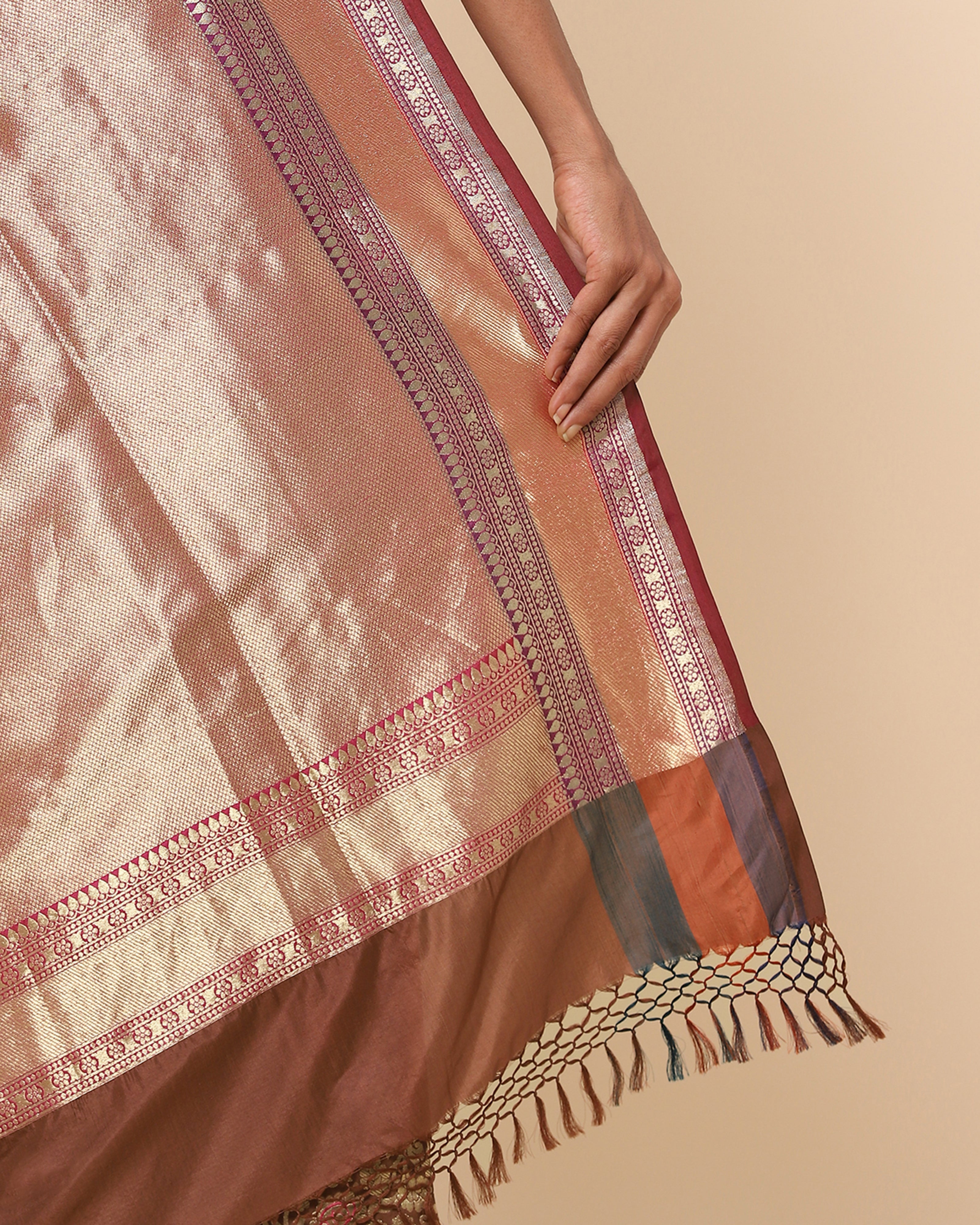 Aamira Banarasi Fekwa Silk Saree