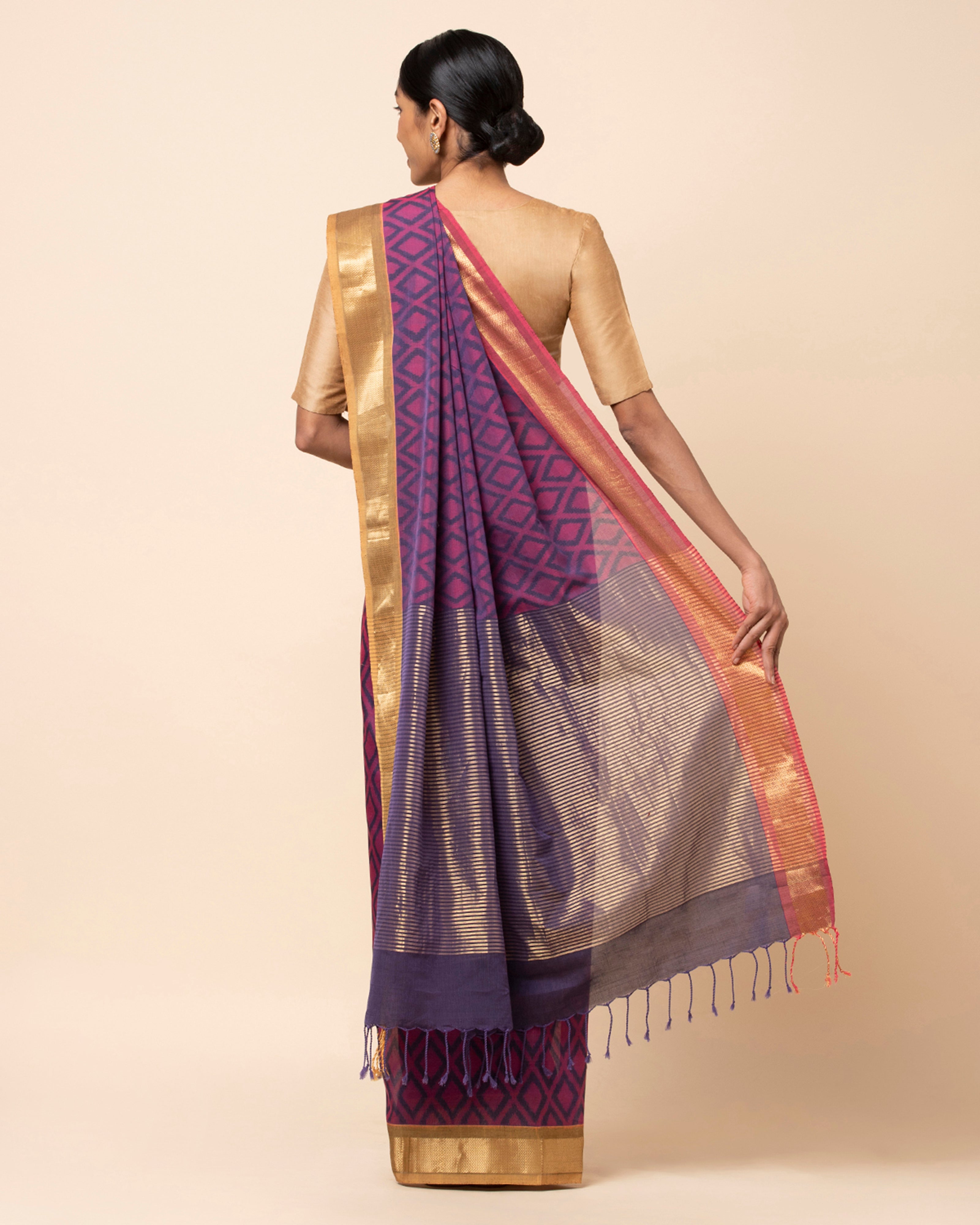 Gheethi Pochampally Weft Ikat Cotton Saree