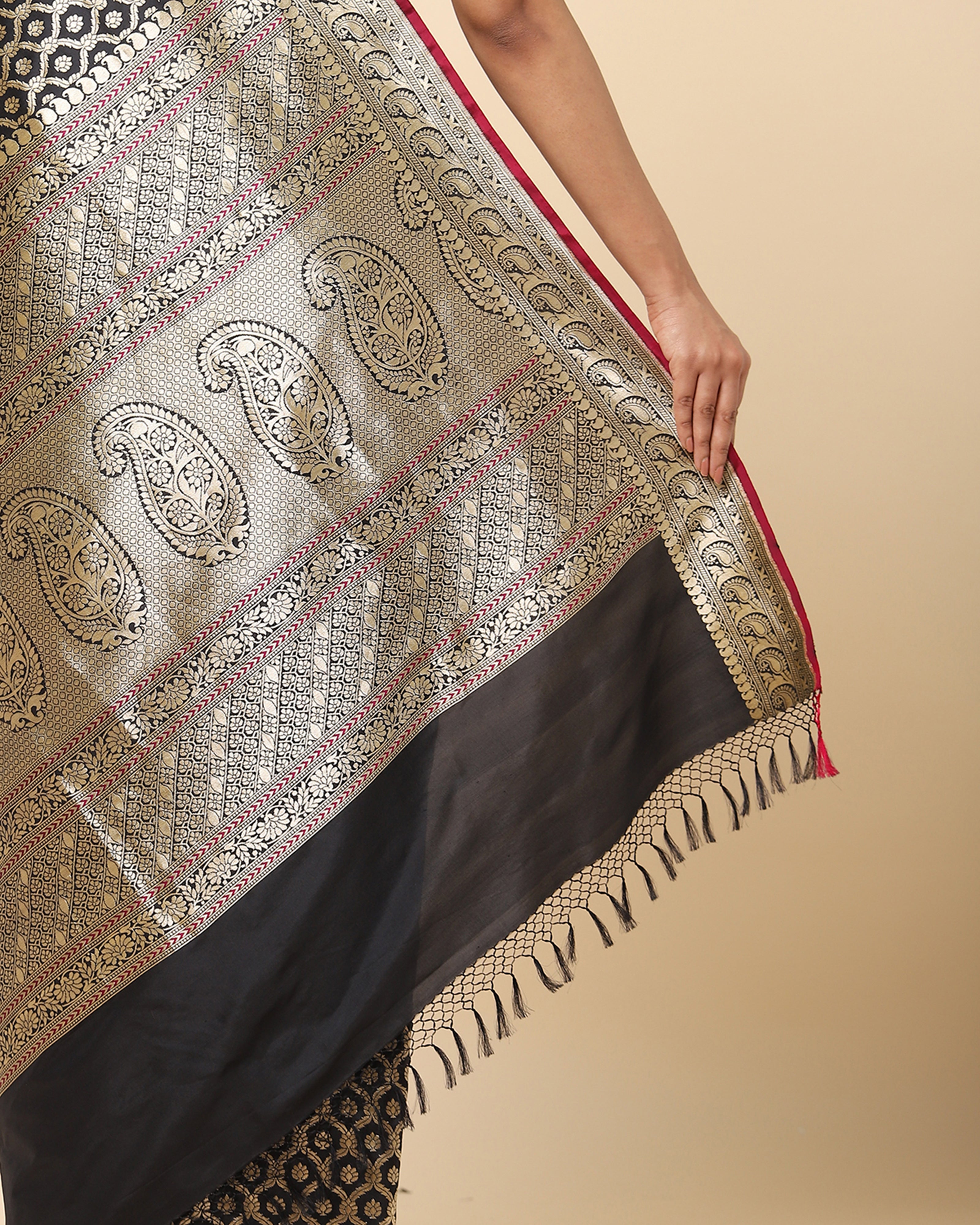 Husna Banarasi Powdi Silk Saree