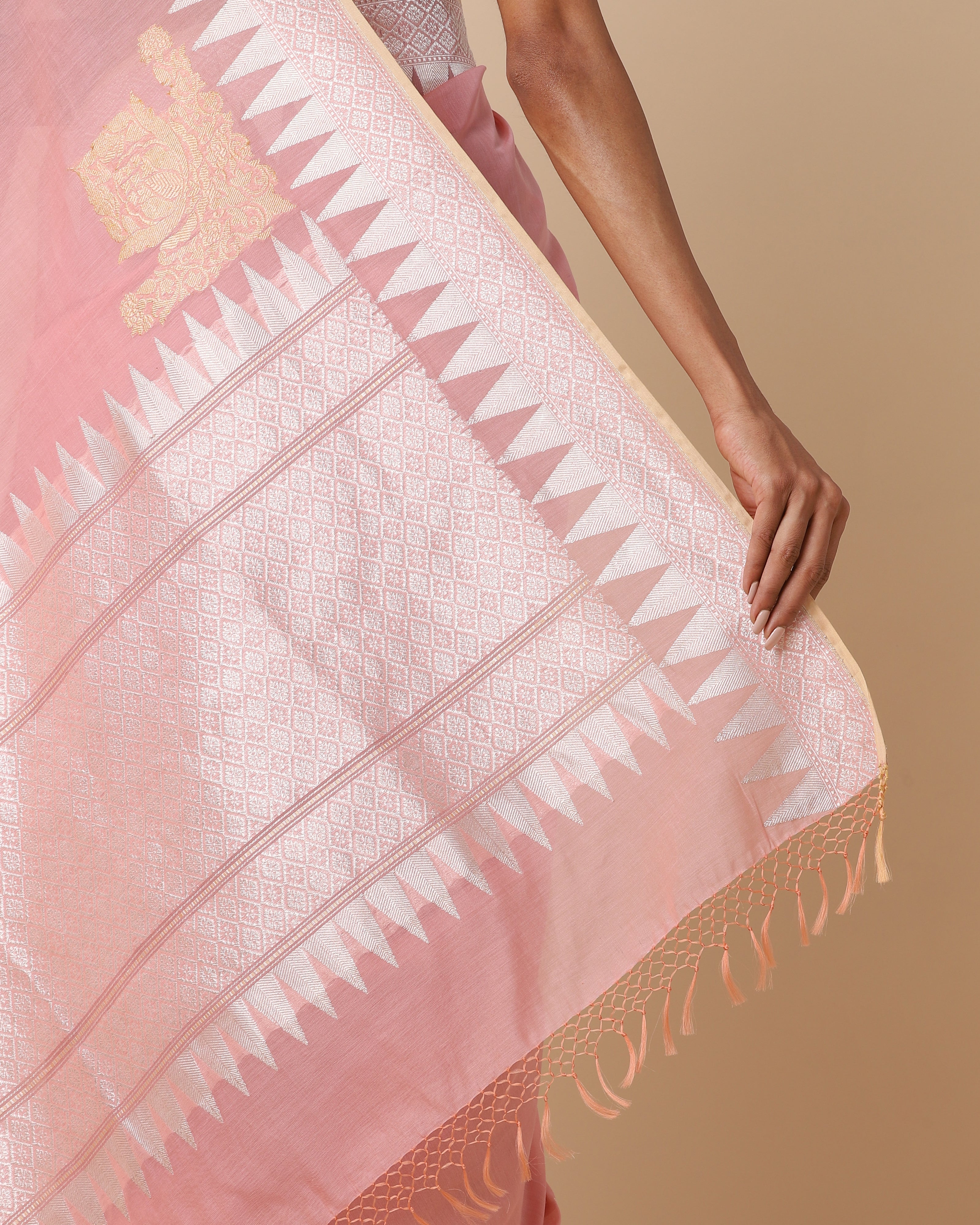 Shivangi Banarasi Kadwa Silk Saree