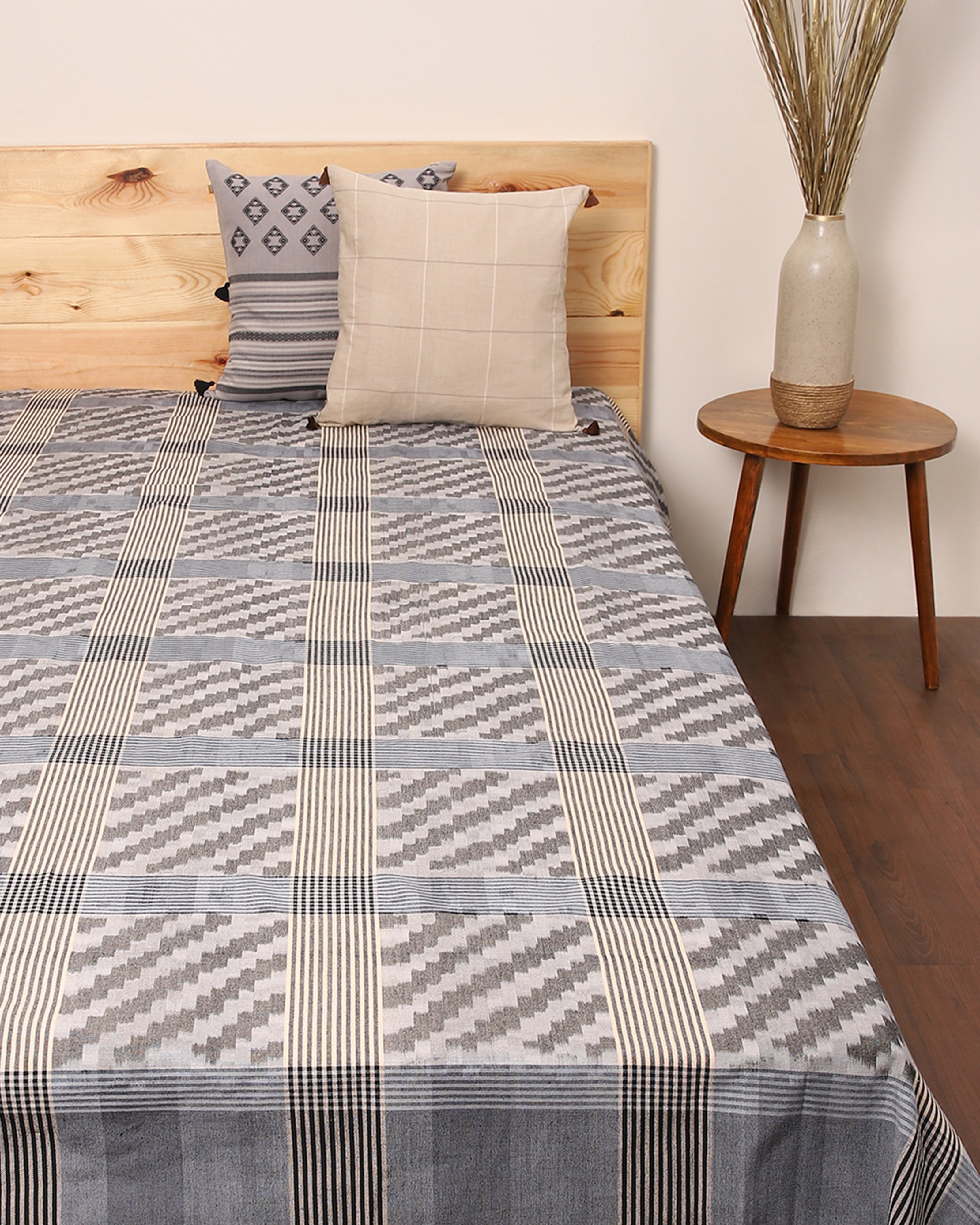 Avisa Pochampally Warp Ikat Cotton Double Bed Cover