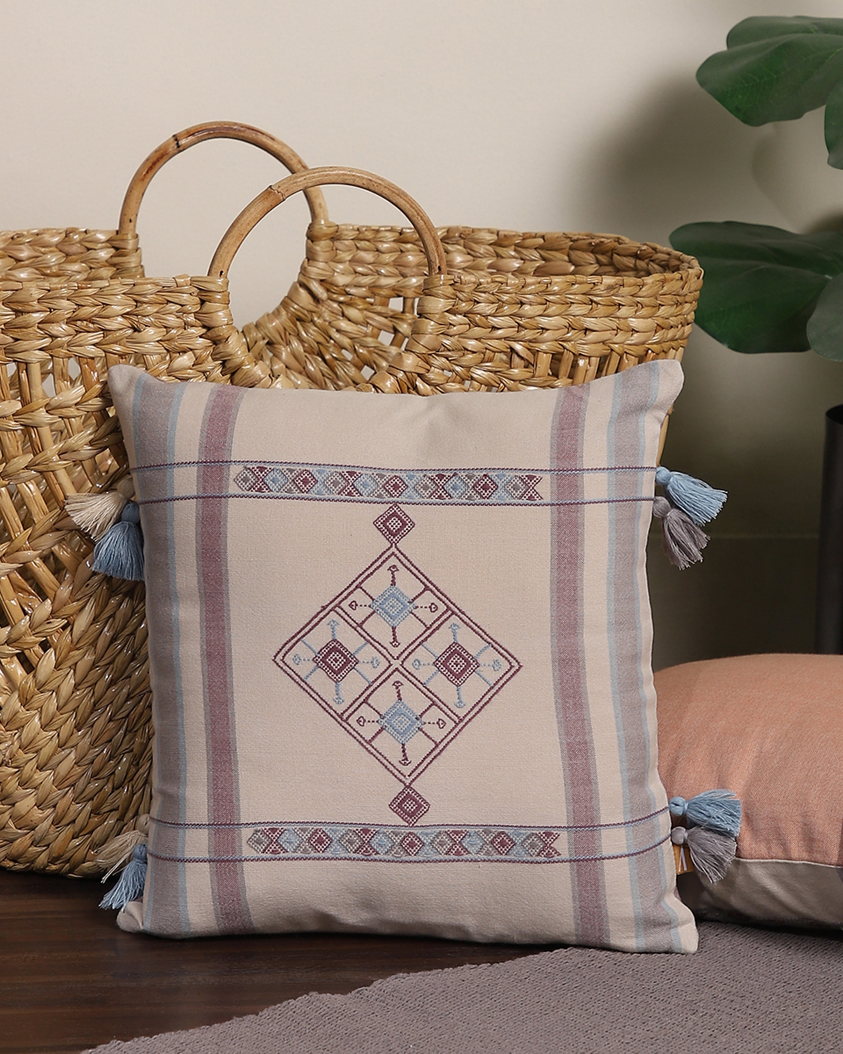 Liliana Bhujodi Extra Weft Cotton Cushion Cover