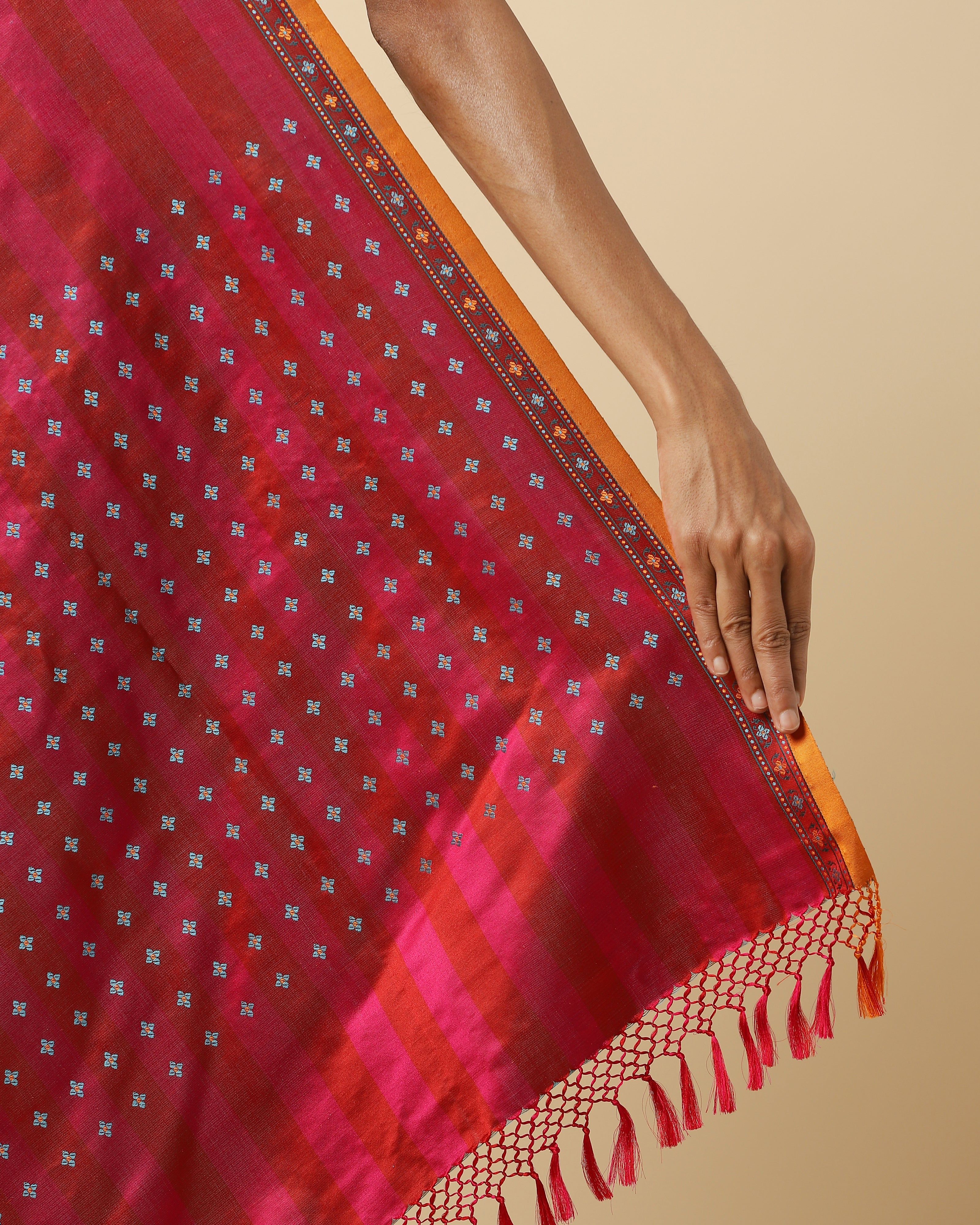 Ghamza Banarasi Tanchoi Silk Saree
