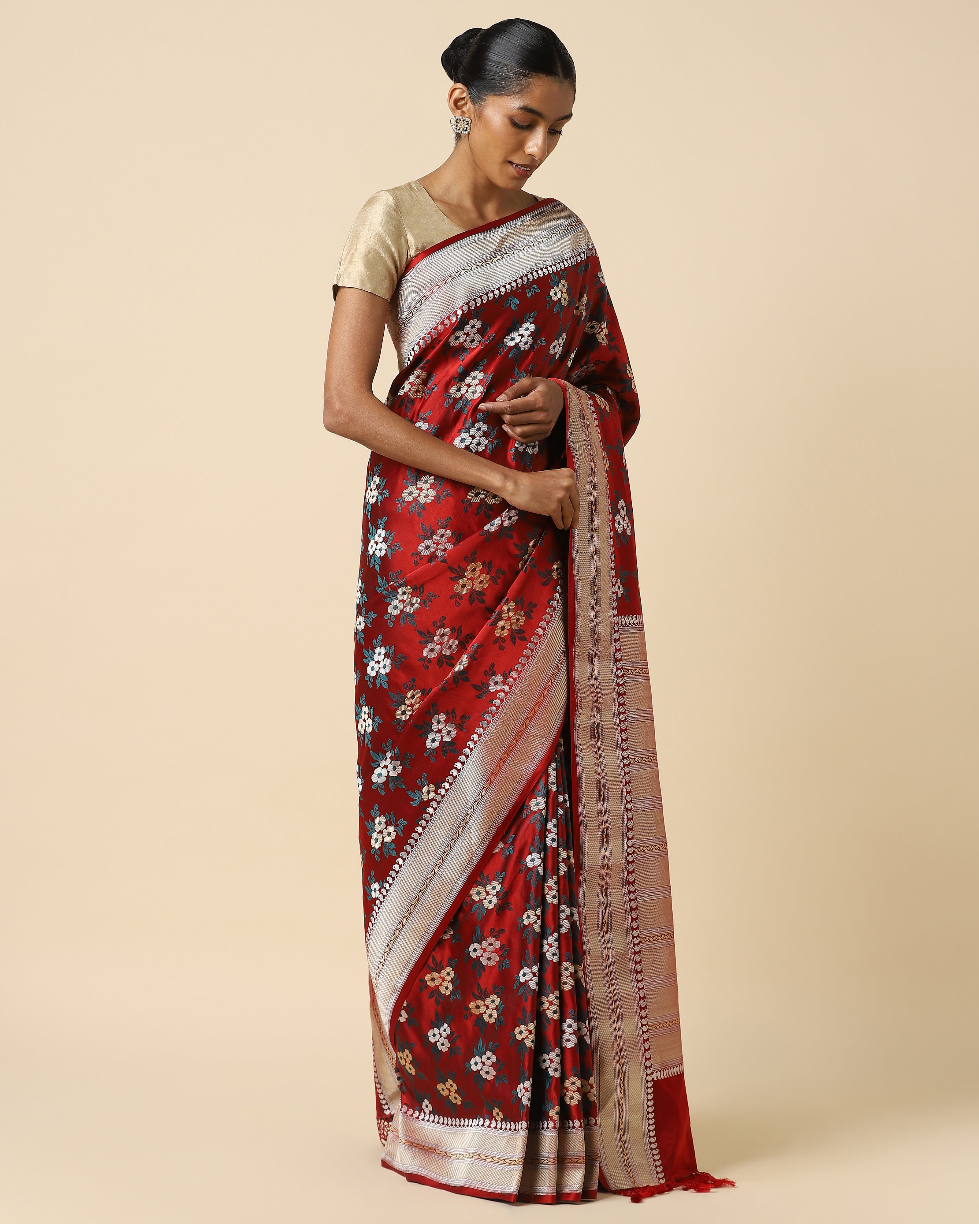 Salena Banarasi Tanchoi Silk Saree