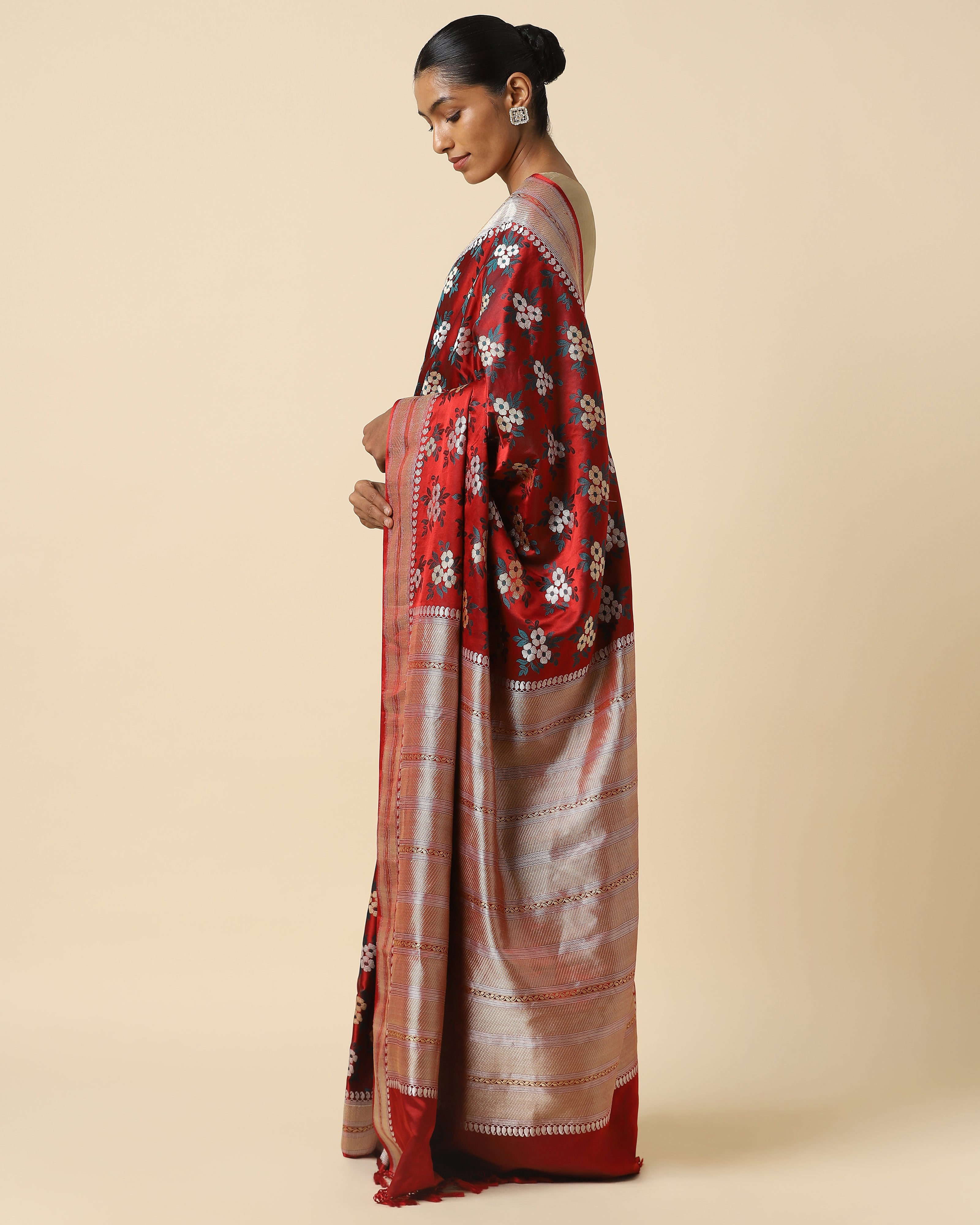 Salena Banarasi Tanchoi Silk Saree