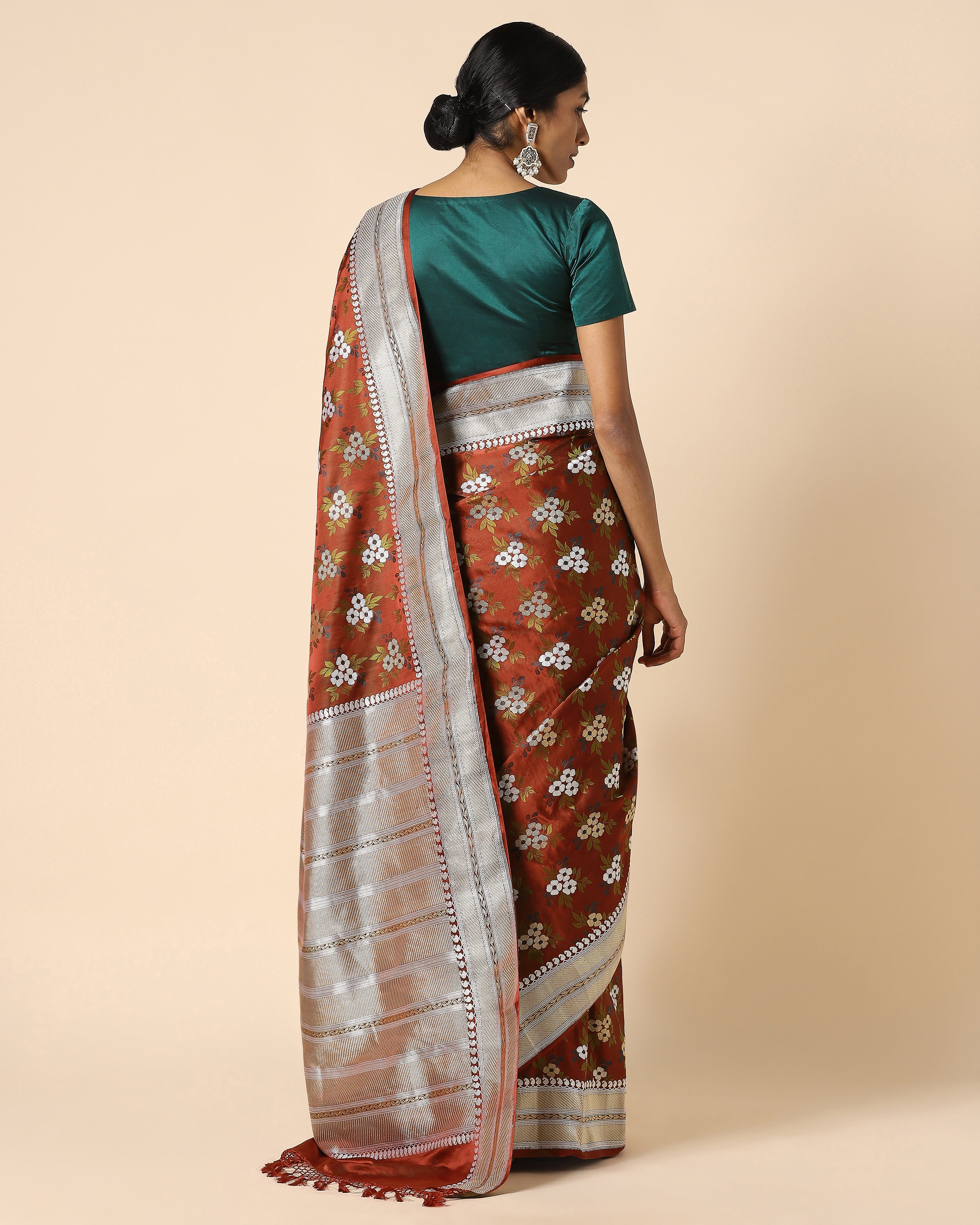 Salena Banarasi Tanchoi Silk Saree