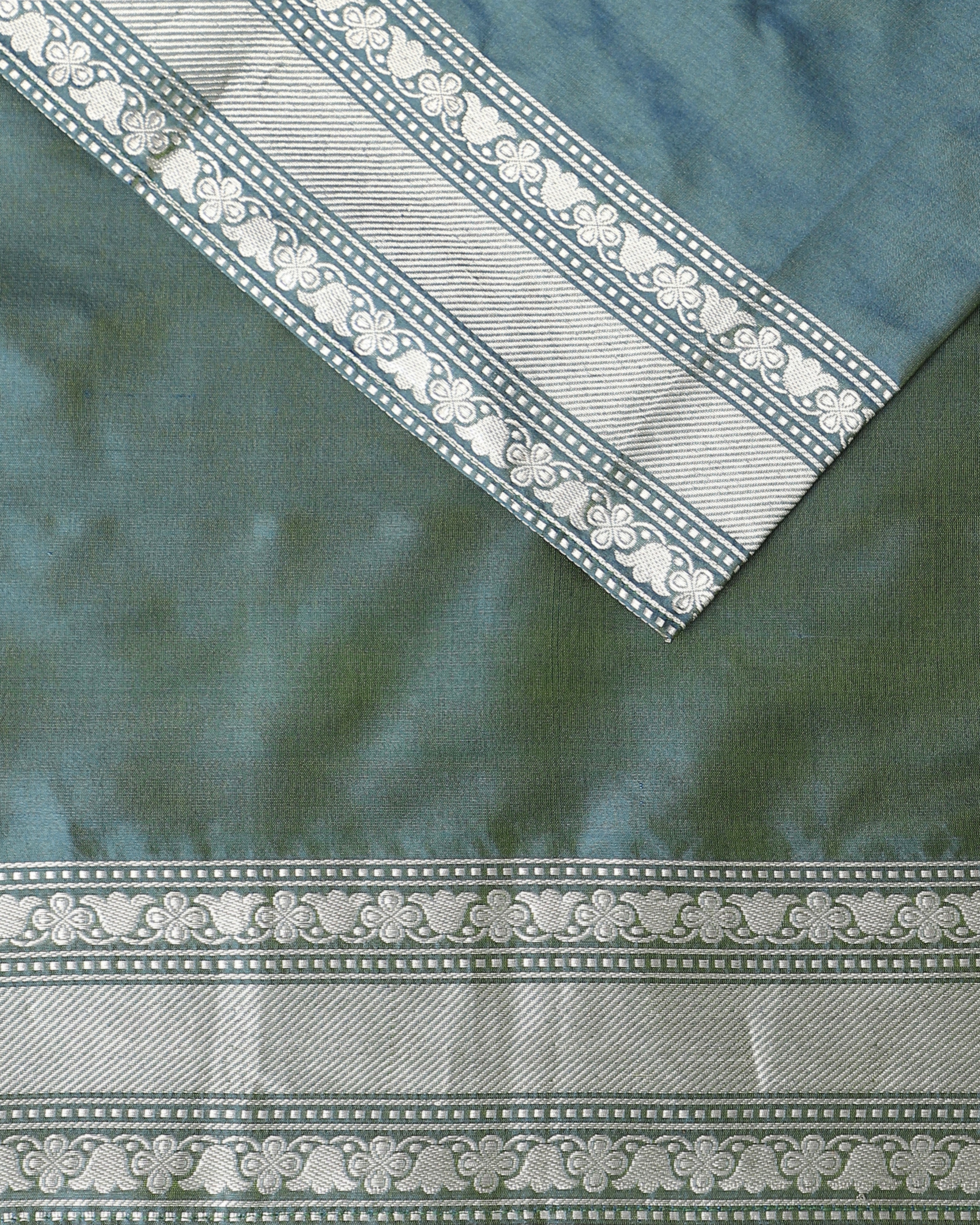 Prasudhi Banarasi Kadwa Silk Saree
