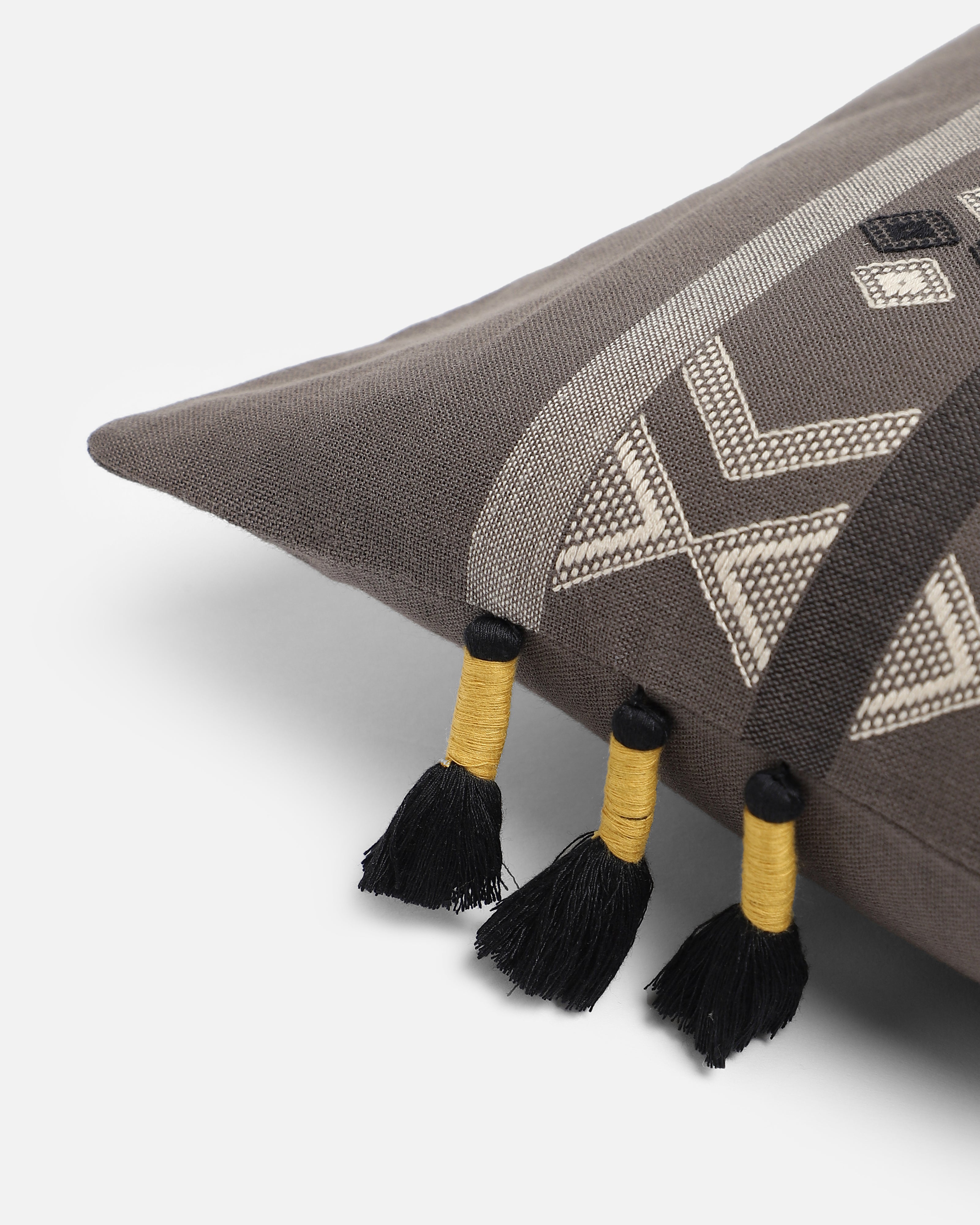 Relia Bhujodi Extra Weft Cotton Cushion Cover