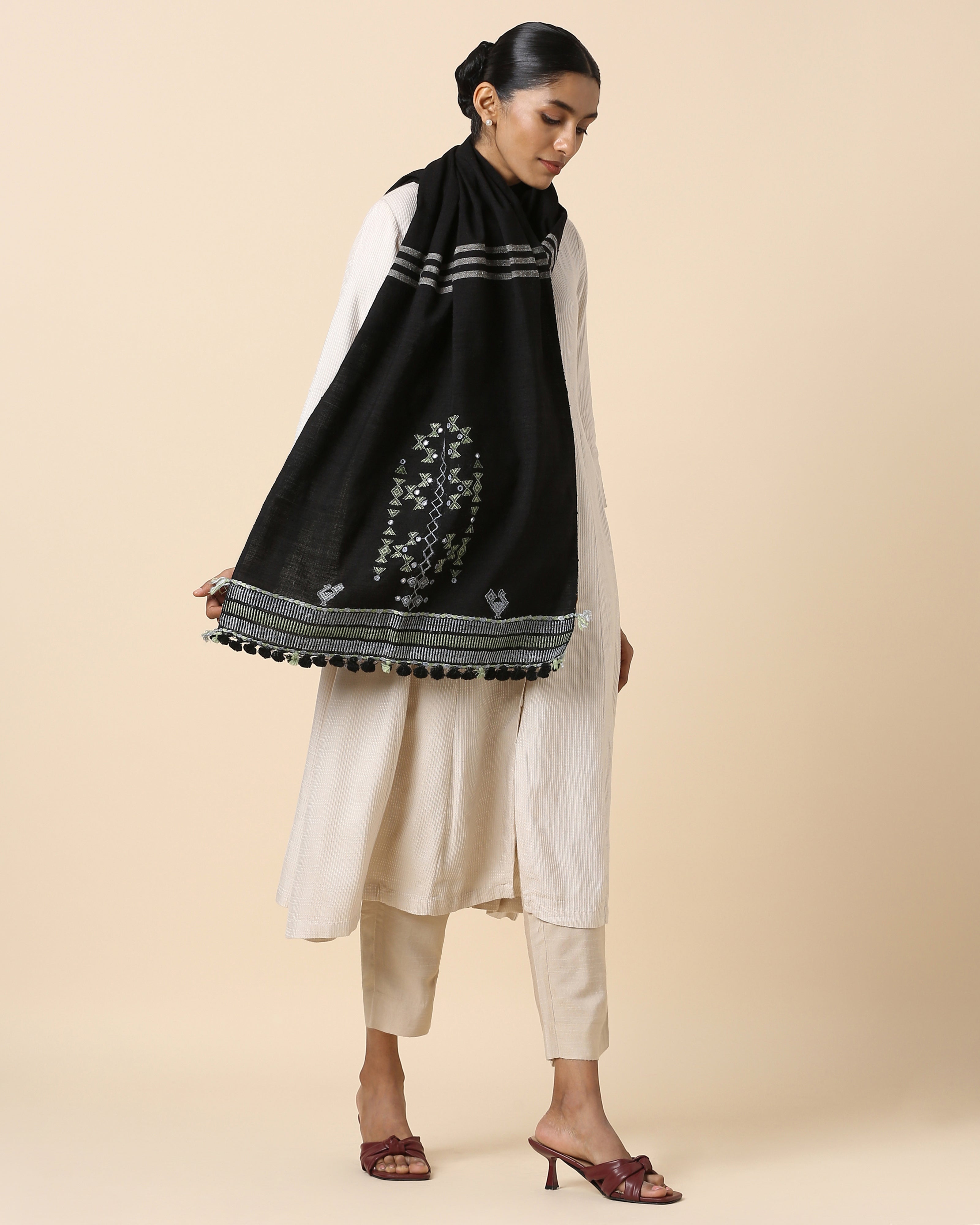 Daroji Bhujodi Extra Weft Wool Silk Stole