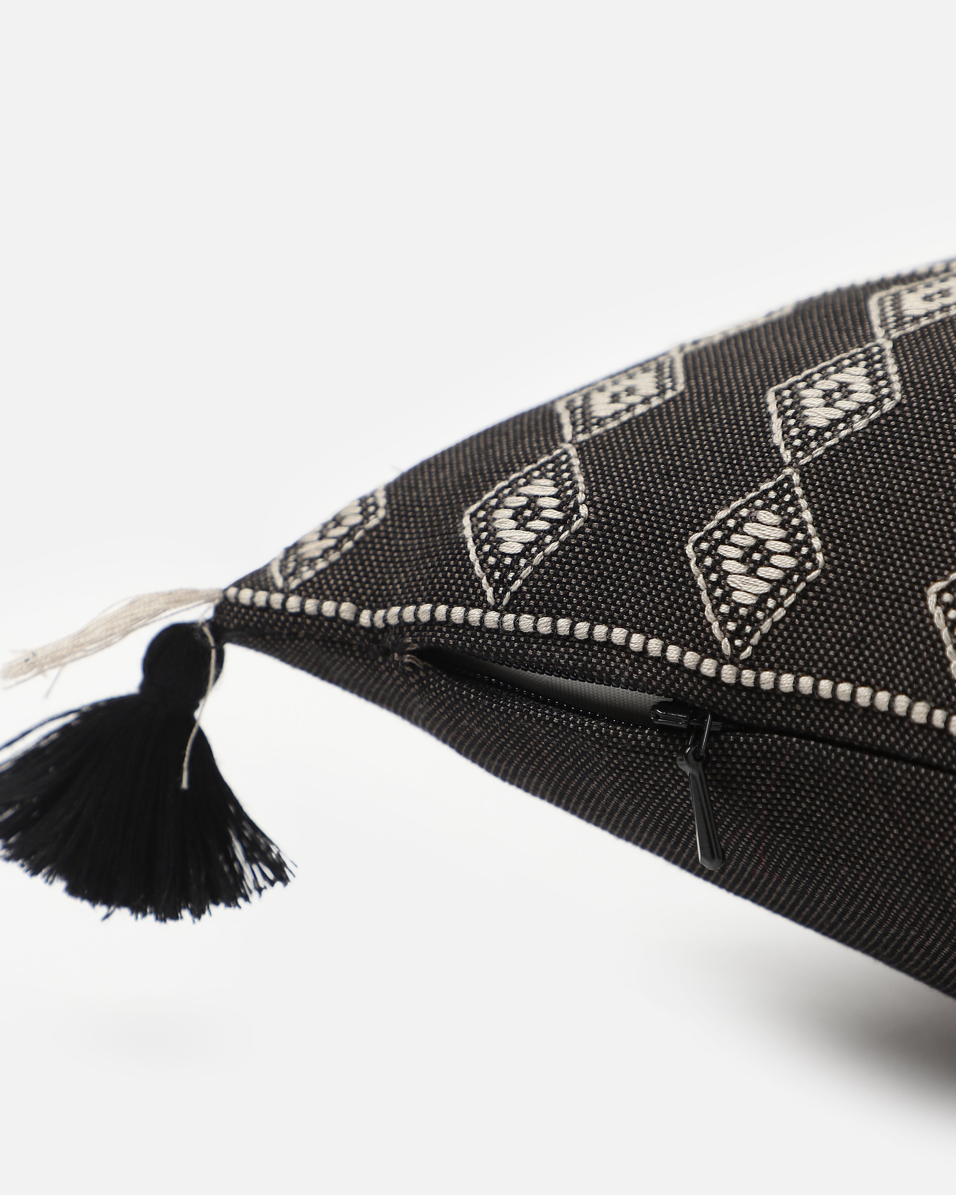 Block Bhujodi Extra Weft Cotton Cushion Cover