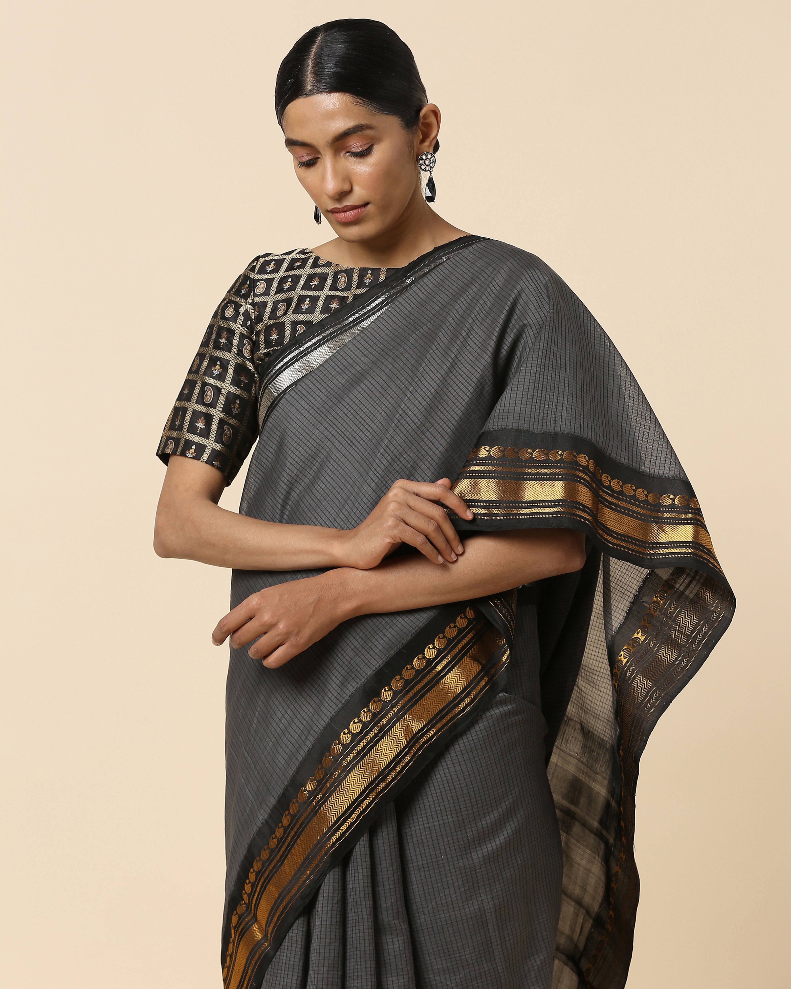 Vidula Gadwal Kuttu Weave Cotton Saree