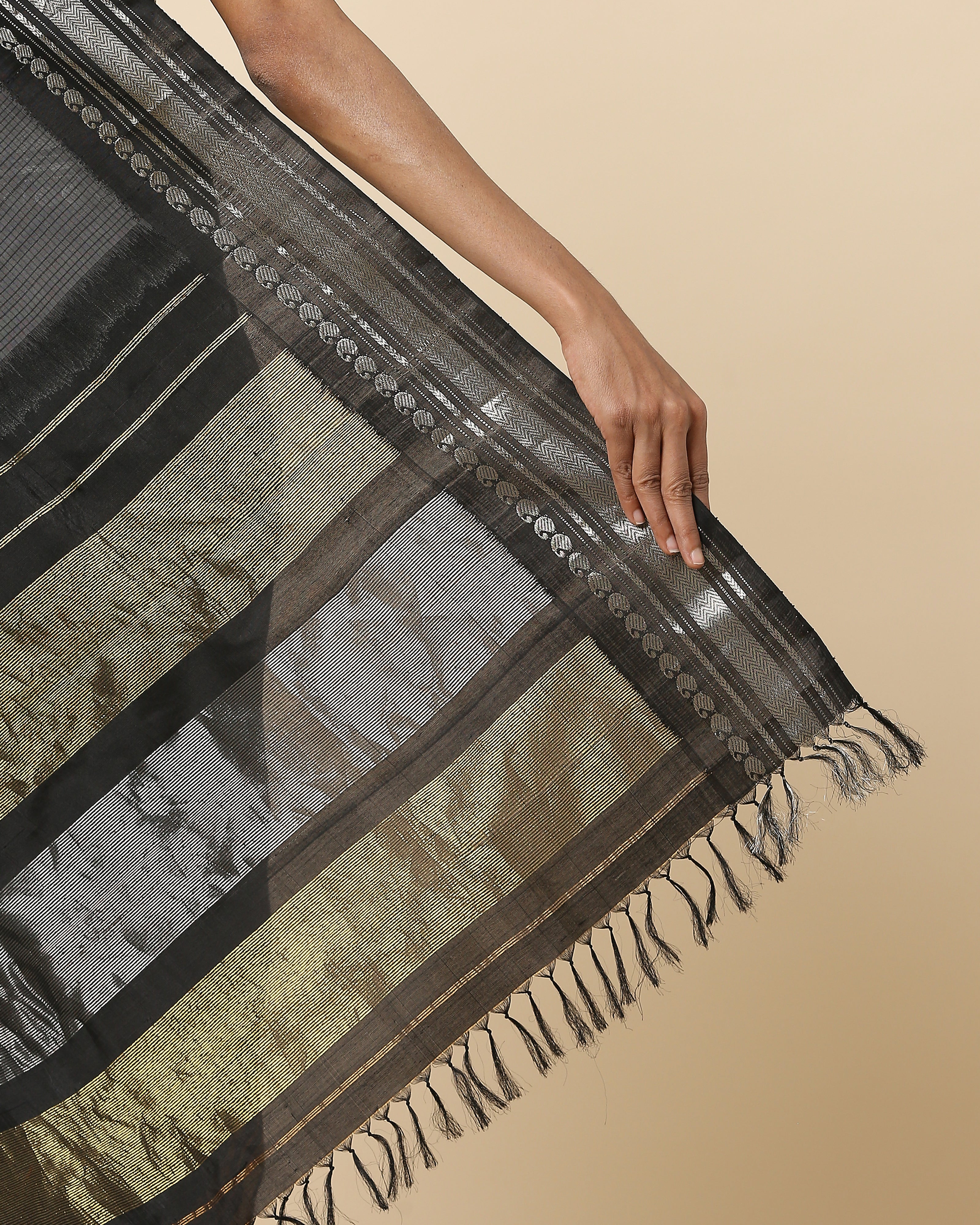 Vidula Gadwal Kuttu Weave Cotton Saree