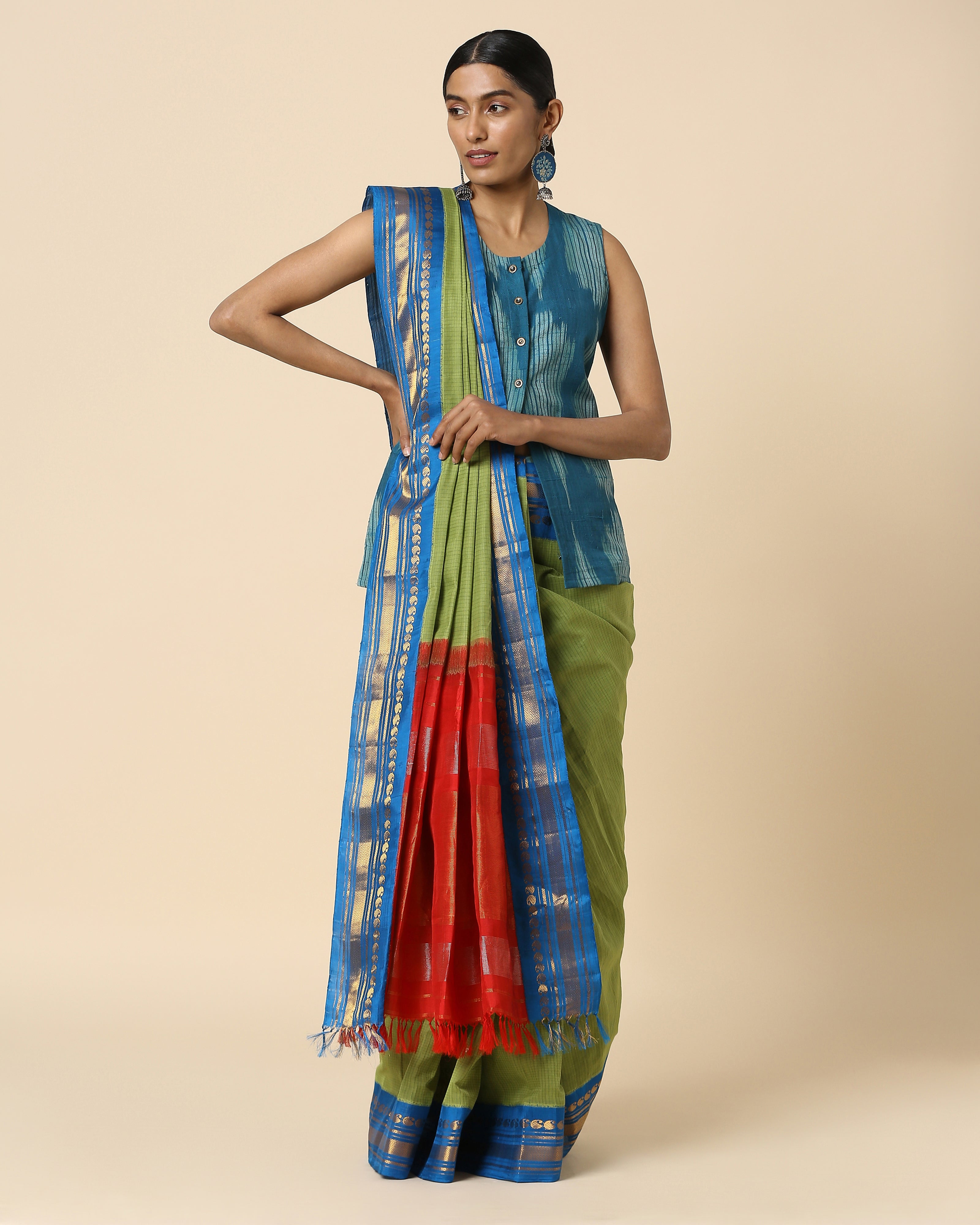 Jadora Gadwal Kuttu Weave Cotton Saree