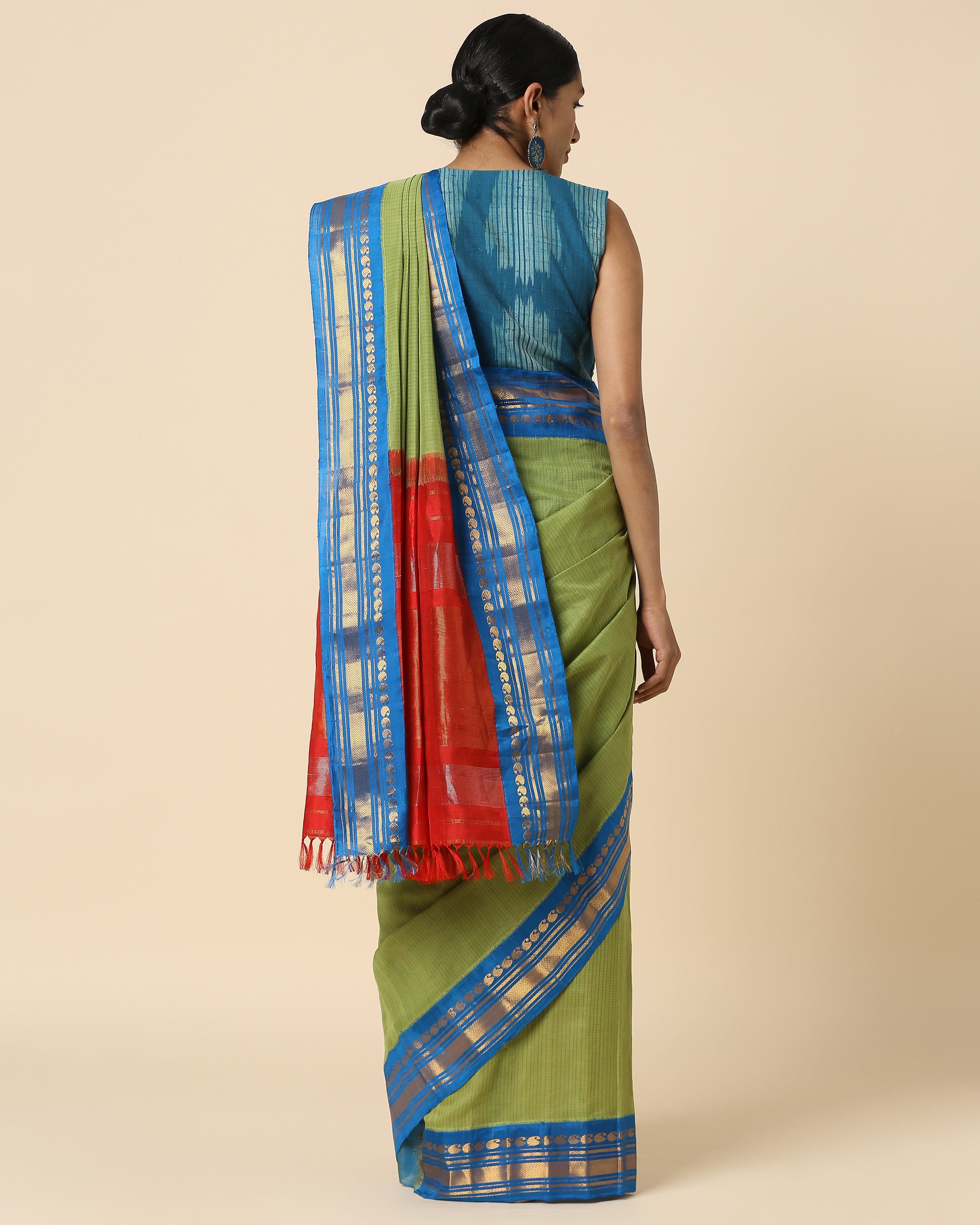 Jadora Gadwal Kuttu Weave Cotton Saree