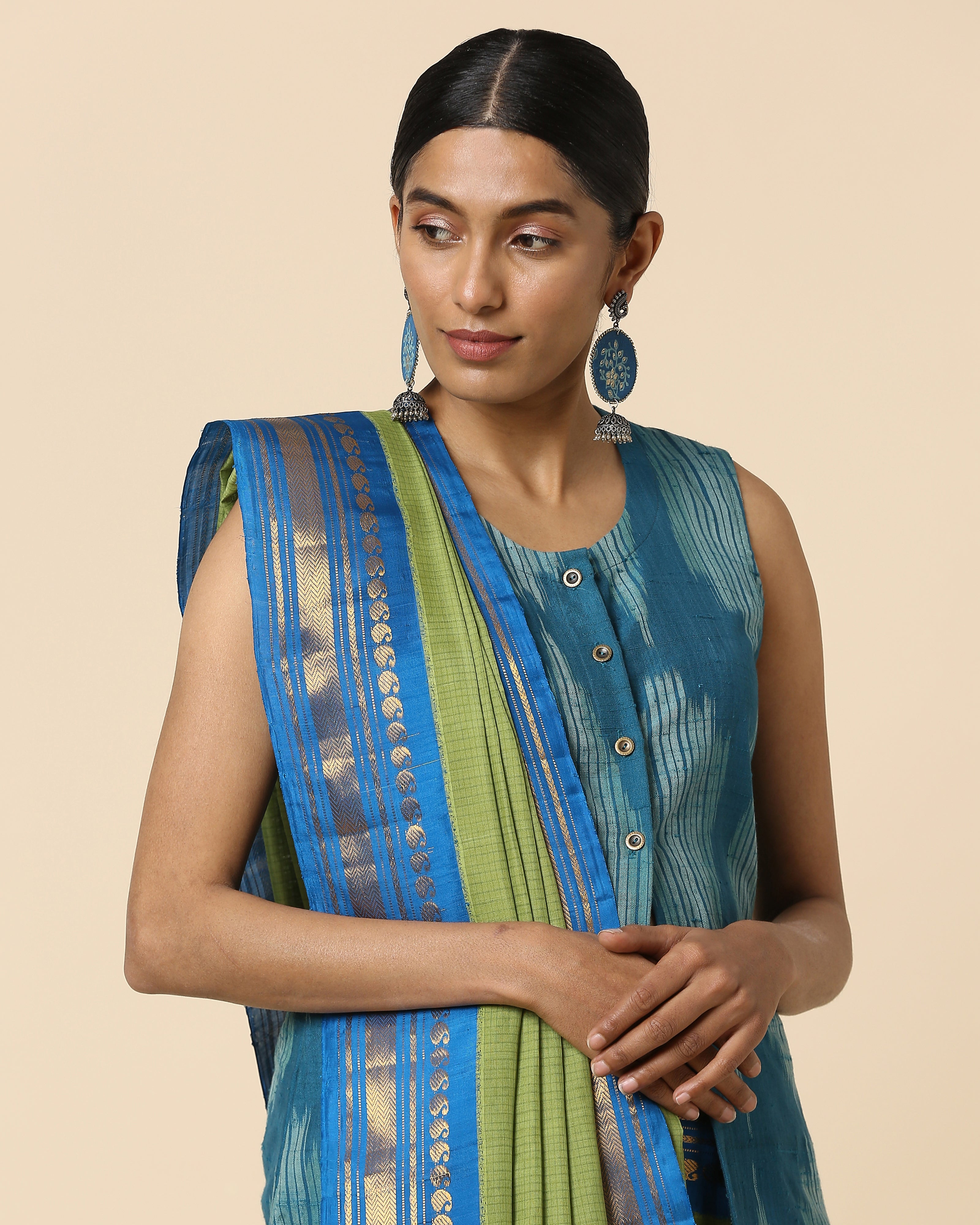 Jadora Gadwal Kuttu Weave Cotton Saree