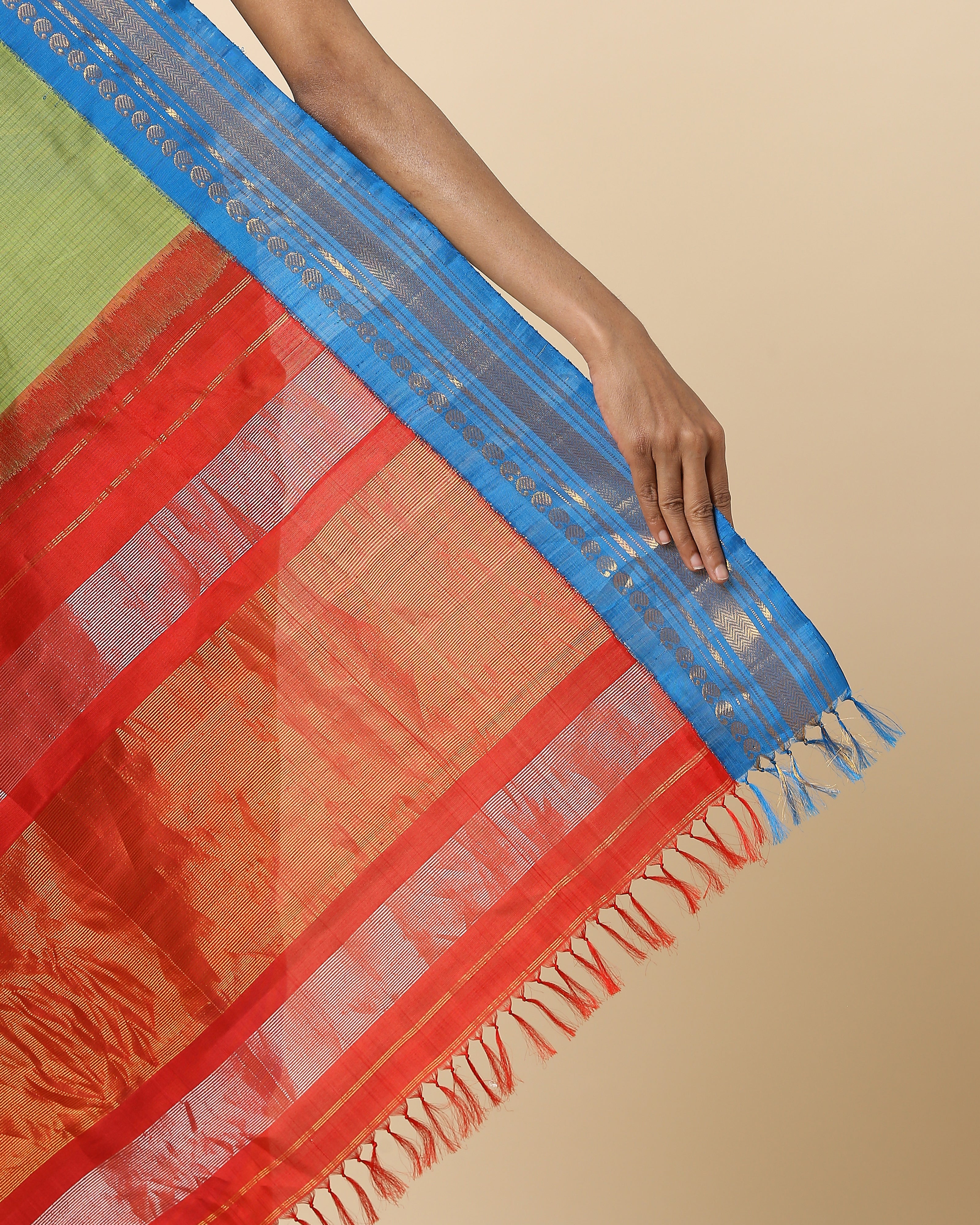 Jadora Gadwal Kuttu Weave Cotton Saree