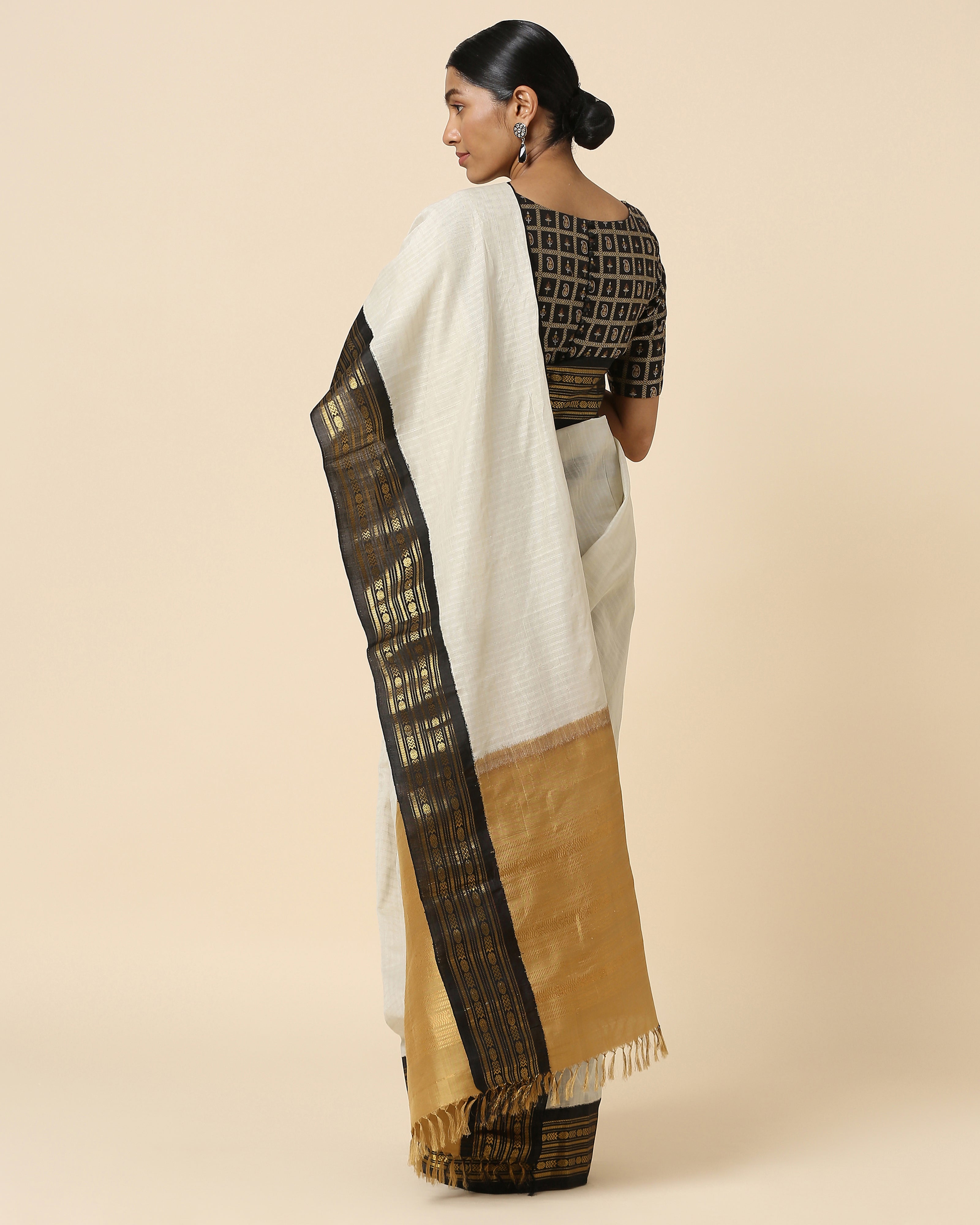 Janeen Gadwal Kuttu Weave Cotton Silk Saree