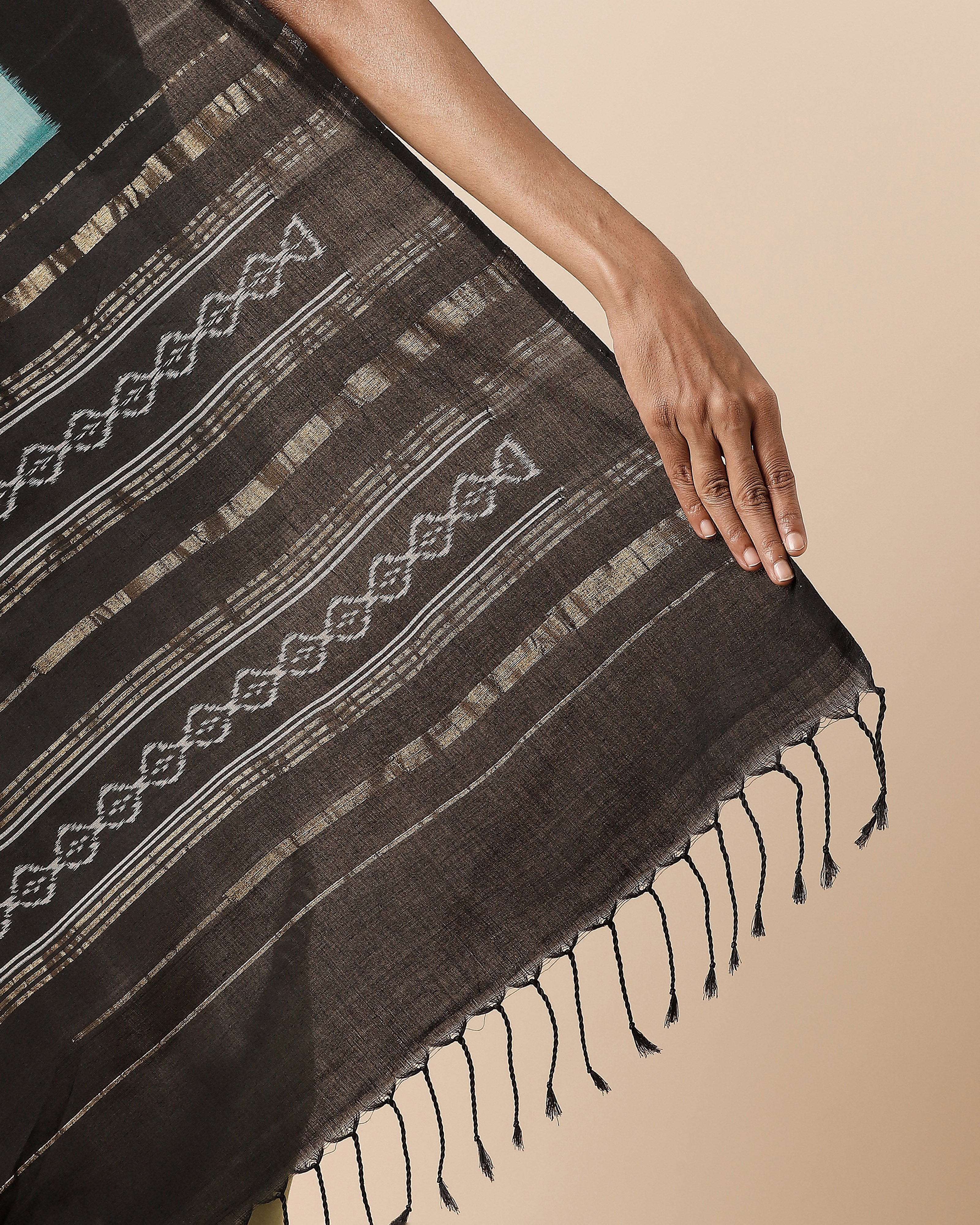 Kashida Pochampally Weft Ikat Cotton Saree