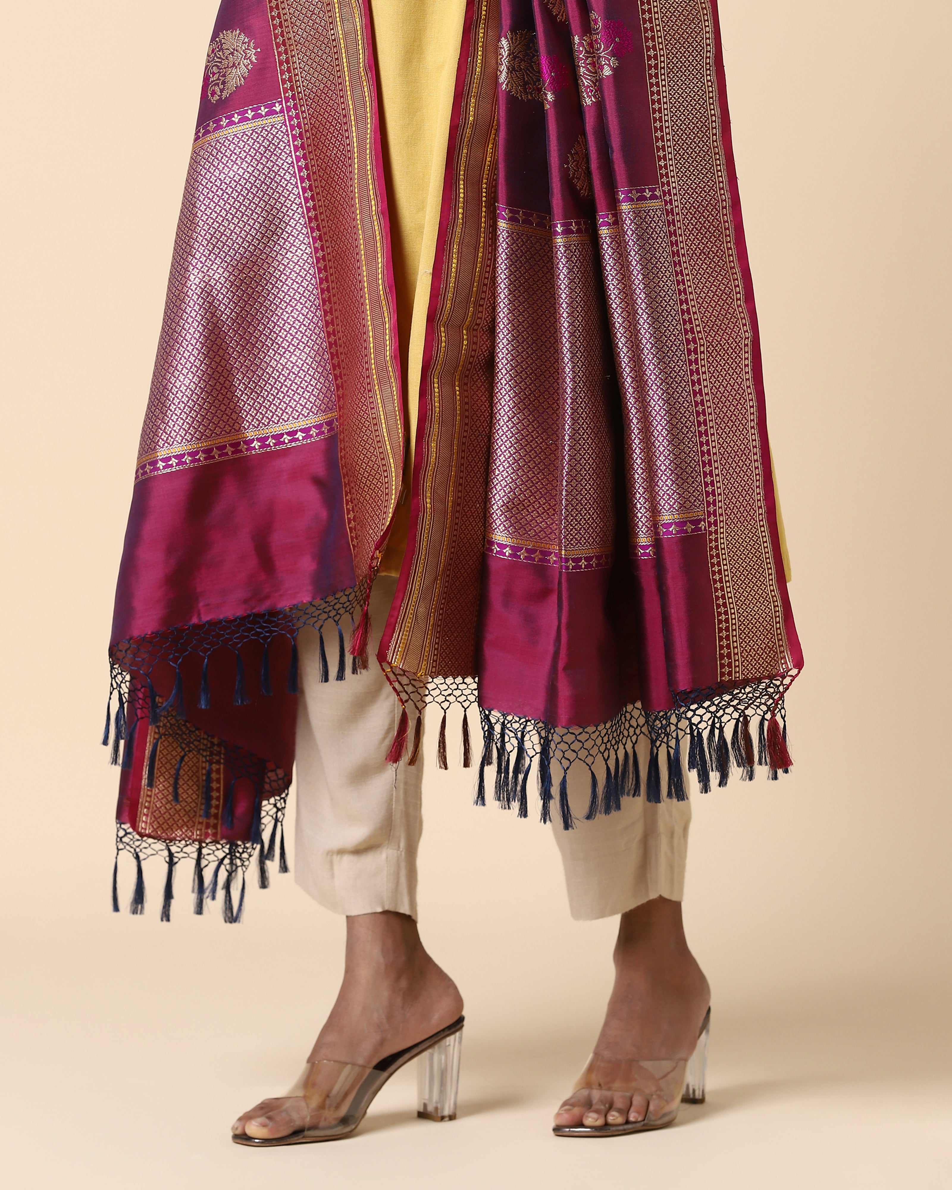 Ninarika Banarasi Ektara Kadwa Silk Dupatta