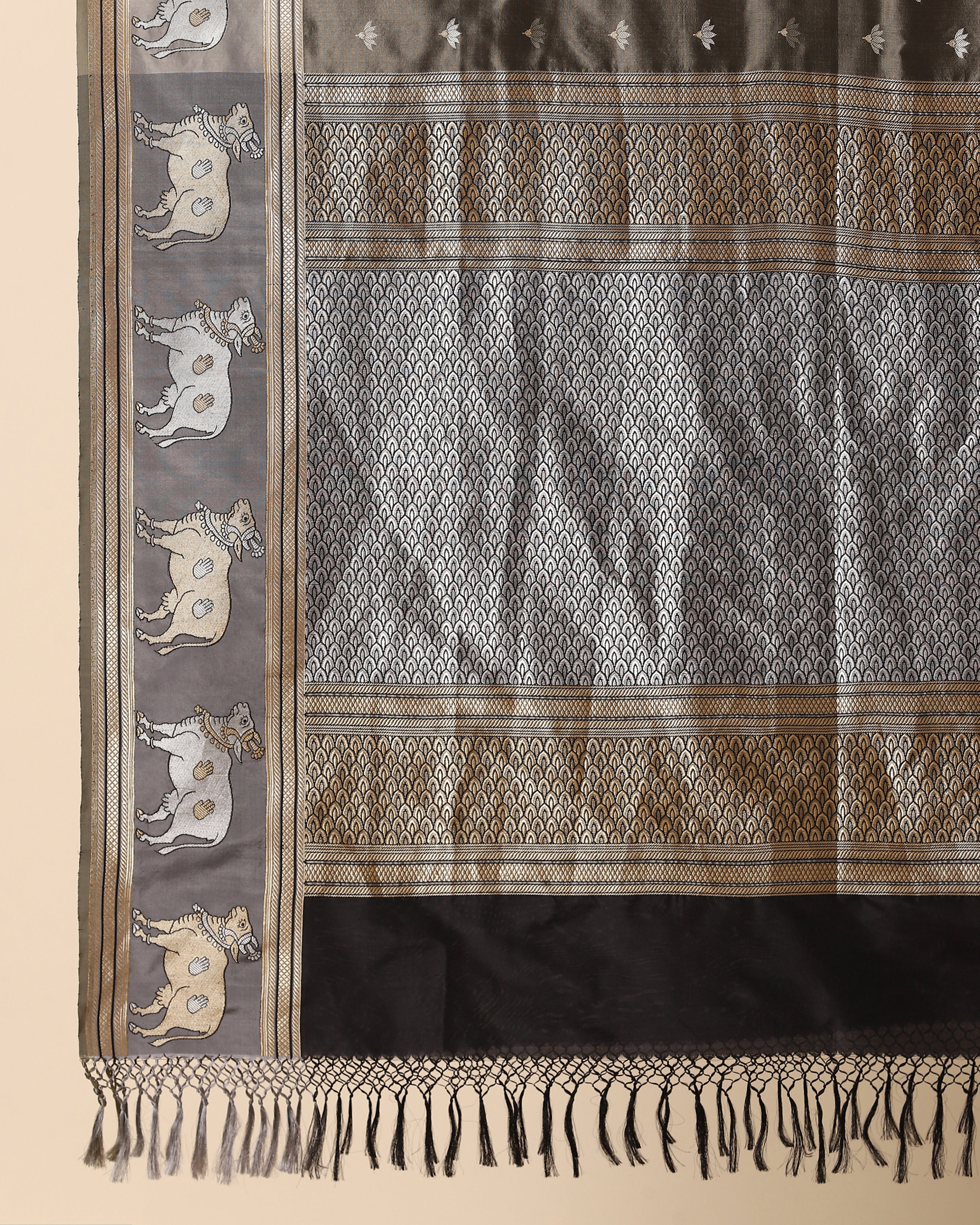 Kamadhenu Banarasi Kadwa Silk Dupatta