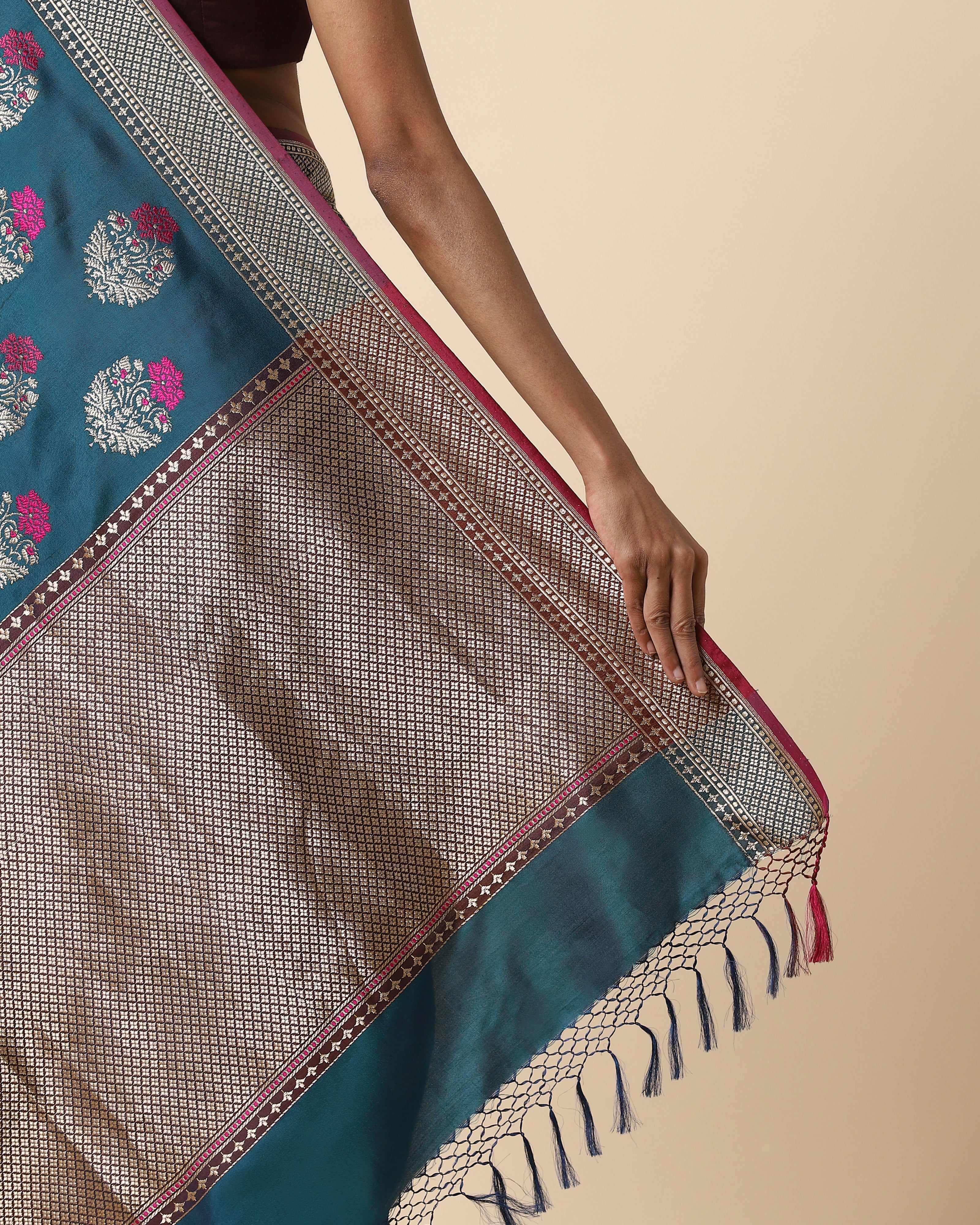 Ninarika Banarasi Ektara Kadwa Silk Saree