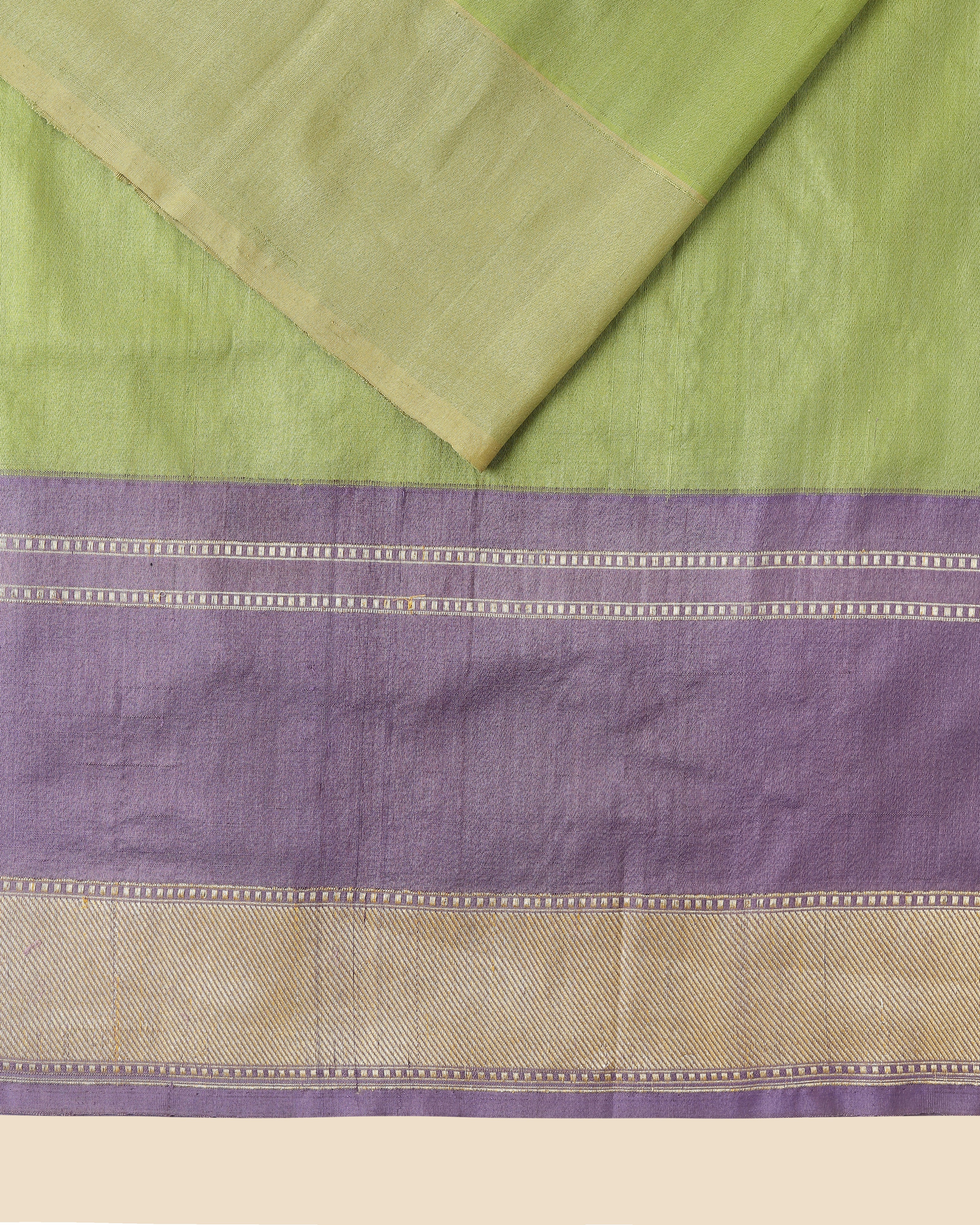 Aadrita Banarasi Kadwa Silk Saree