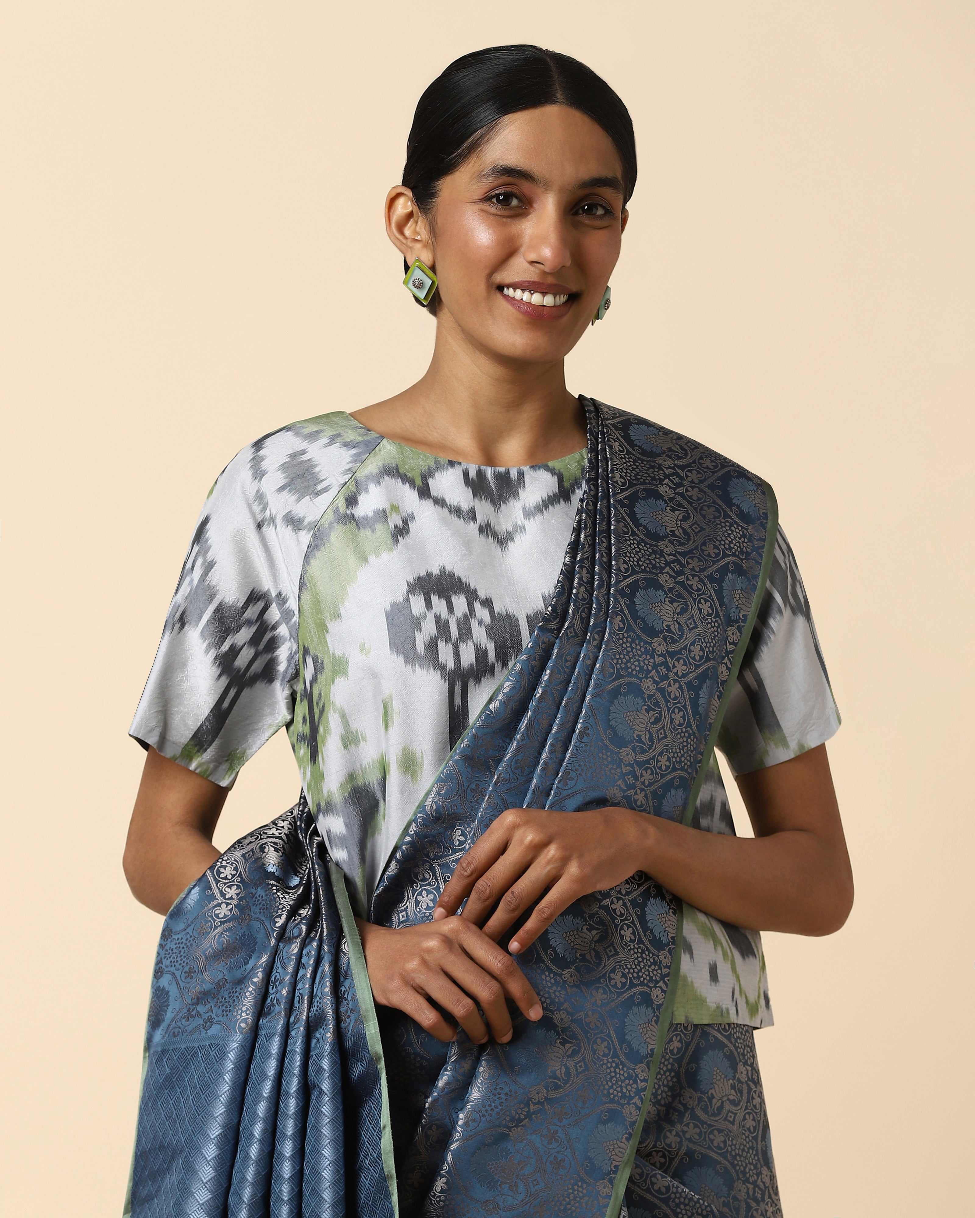 Laveline Banarasi Tanchoi Silk Saree