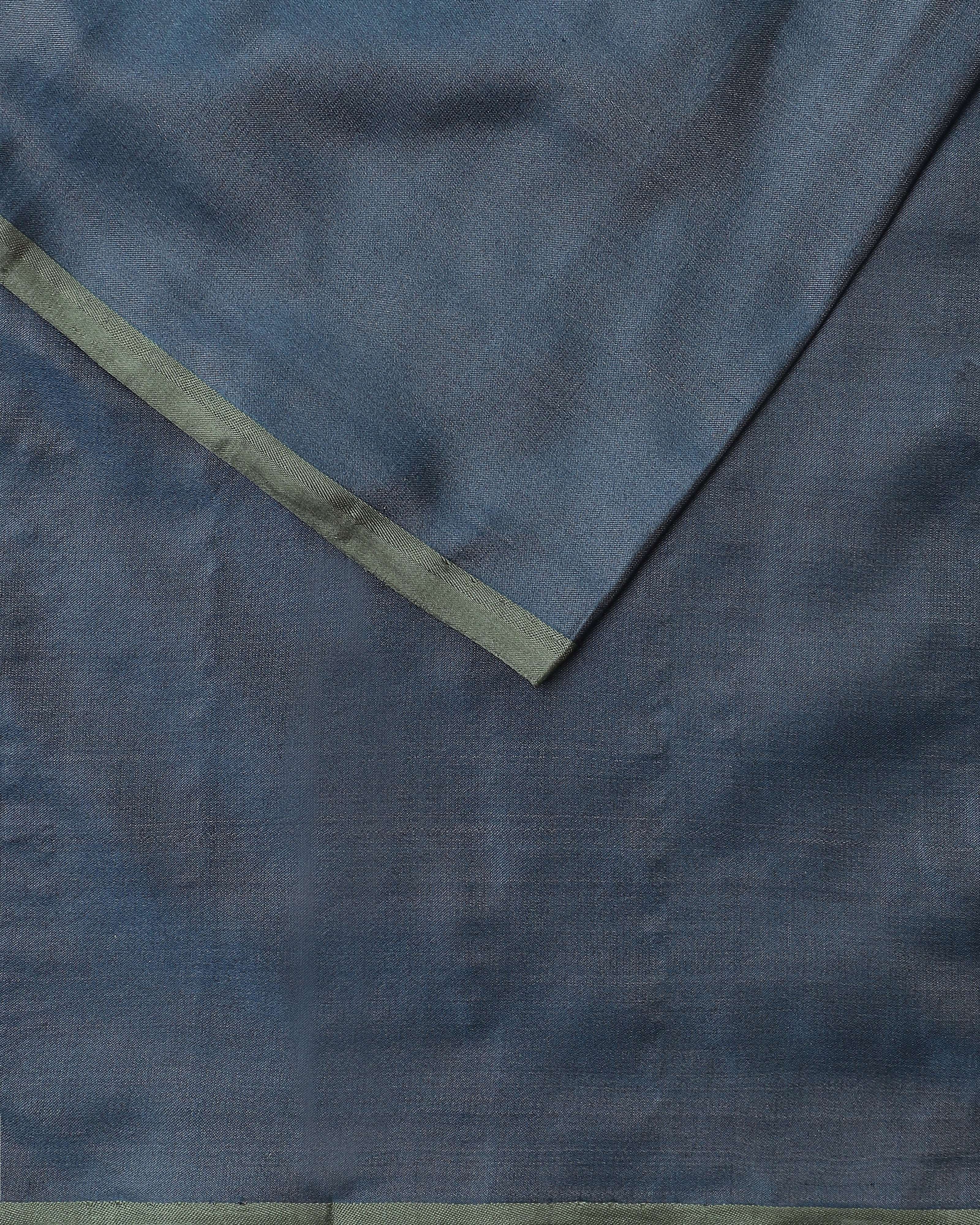 Laveline Banarasi Tanchoi Silk Saree