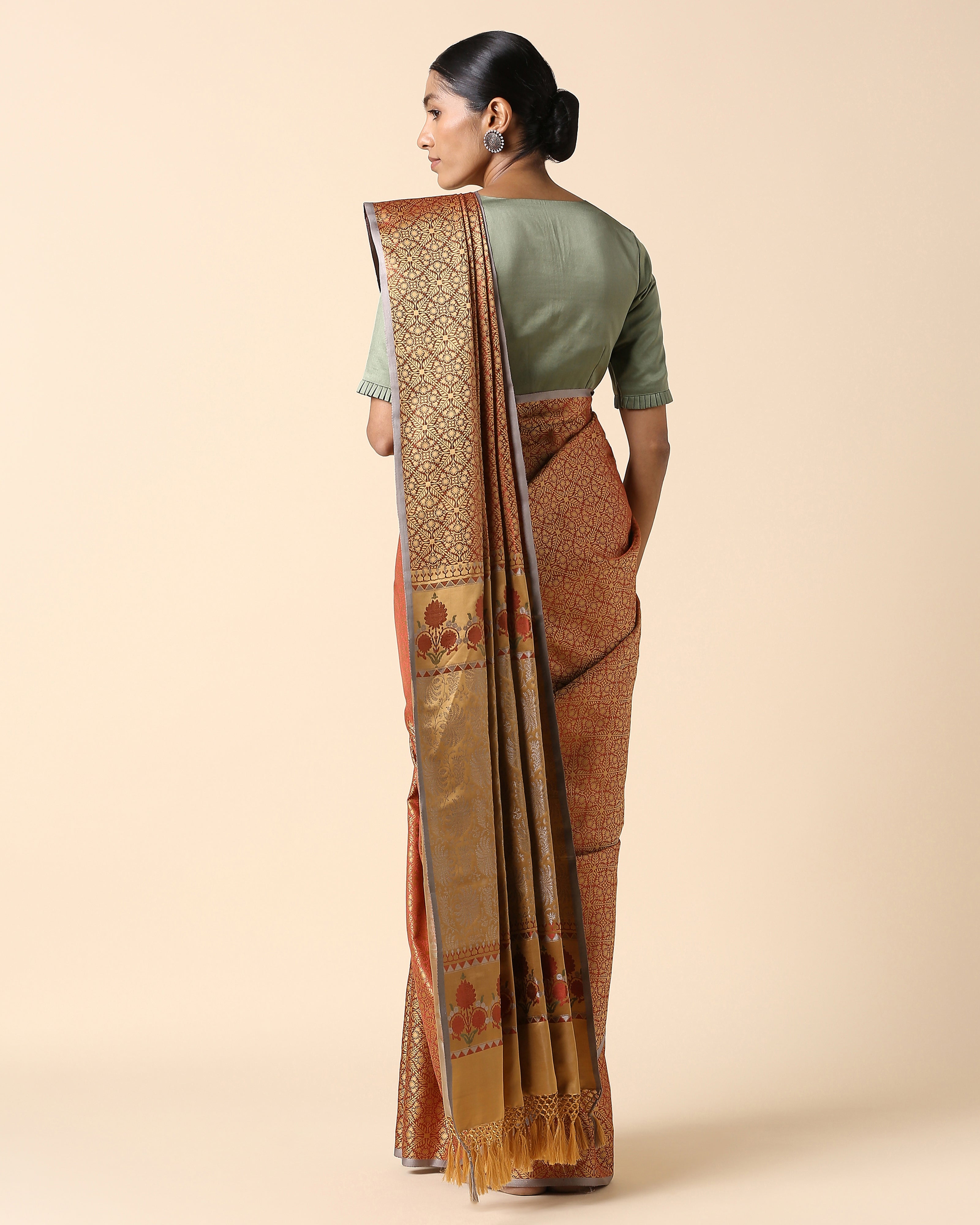 Rijul Banarasi Tanchoi Silk Saree