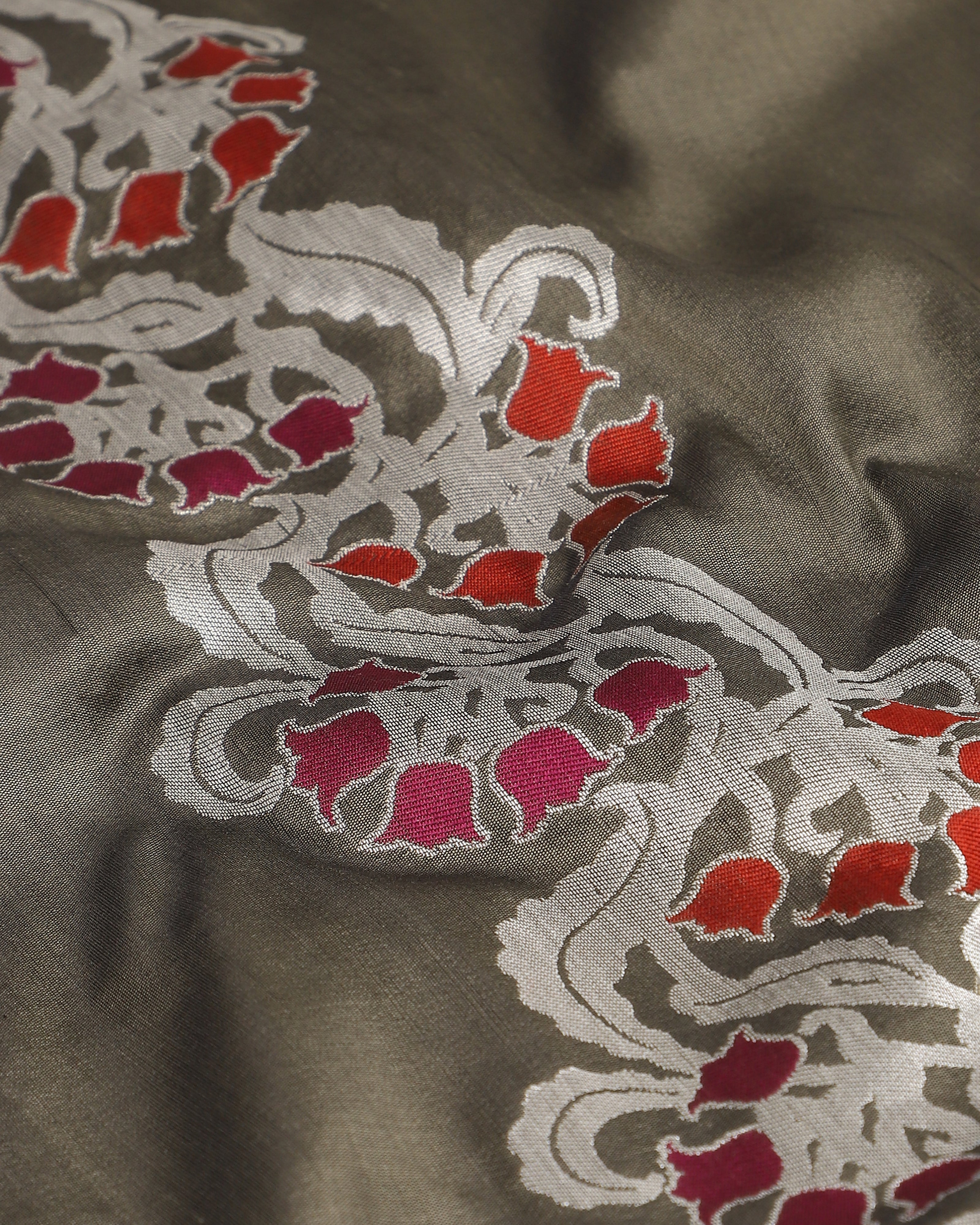 Tanuka Banarasi Cutwork Silk Saree