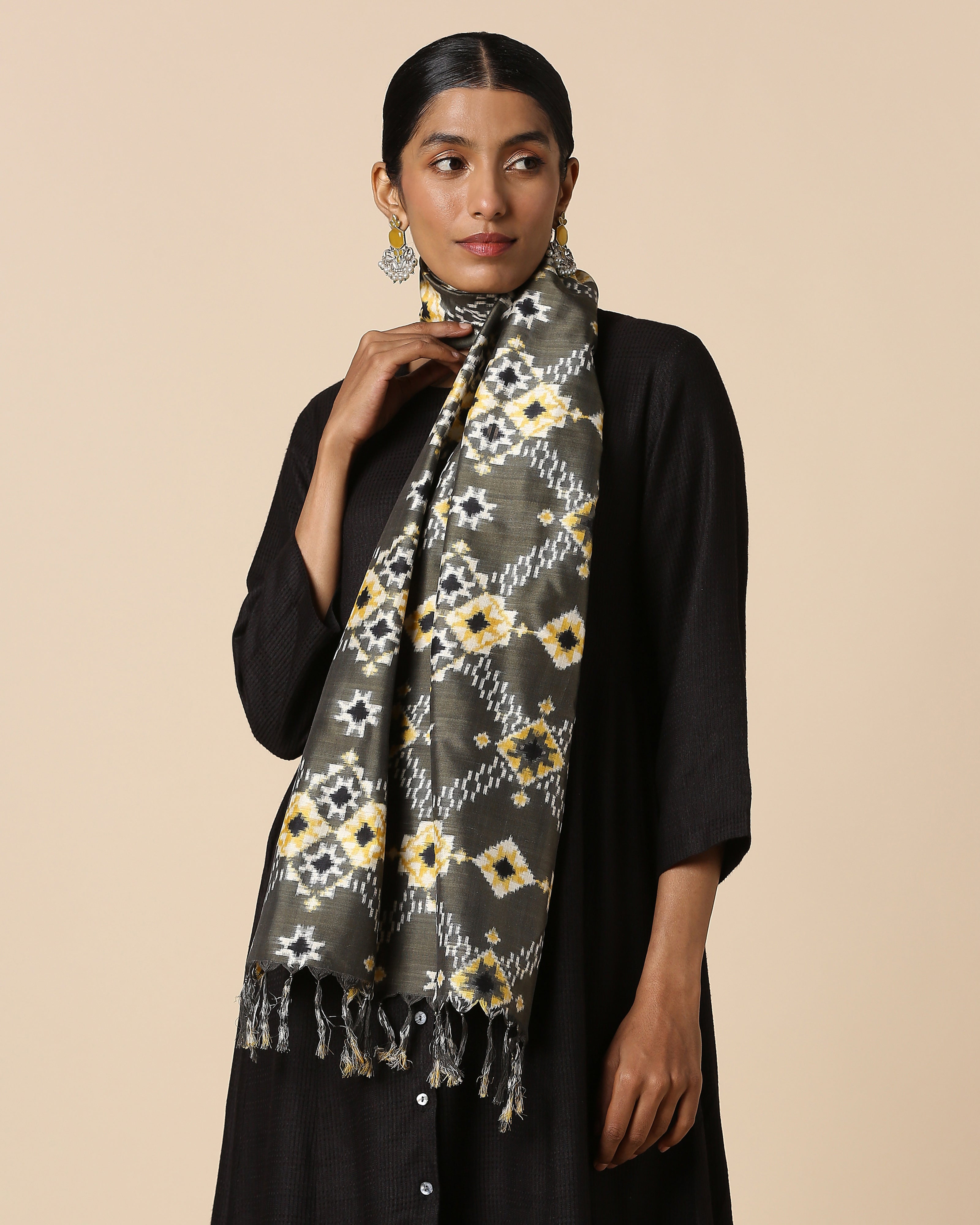 Nihara Pochampally Double Ikat Silk Stole