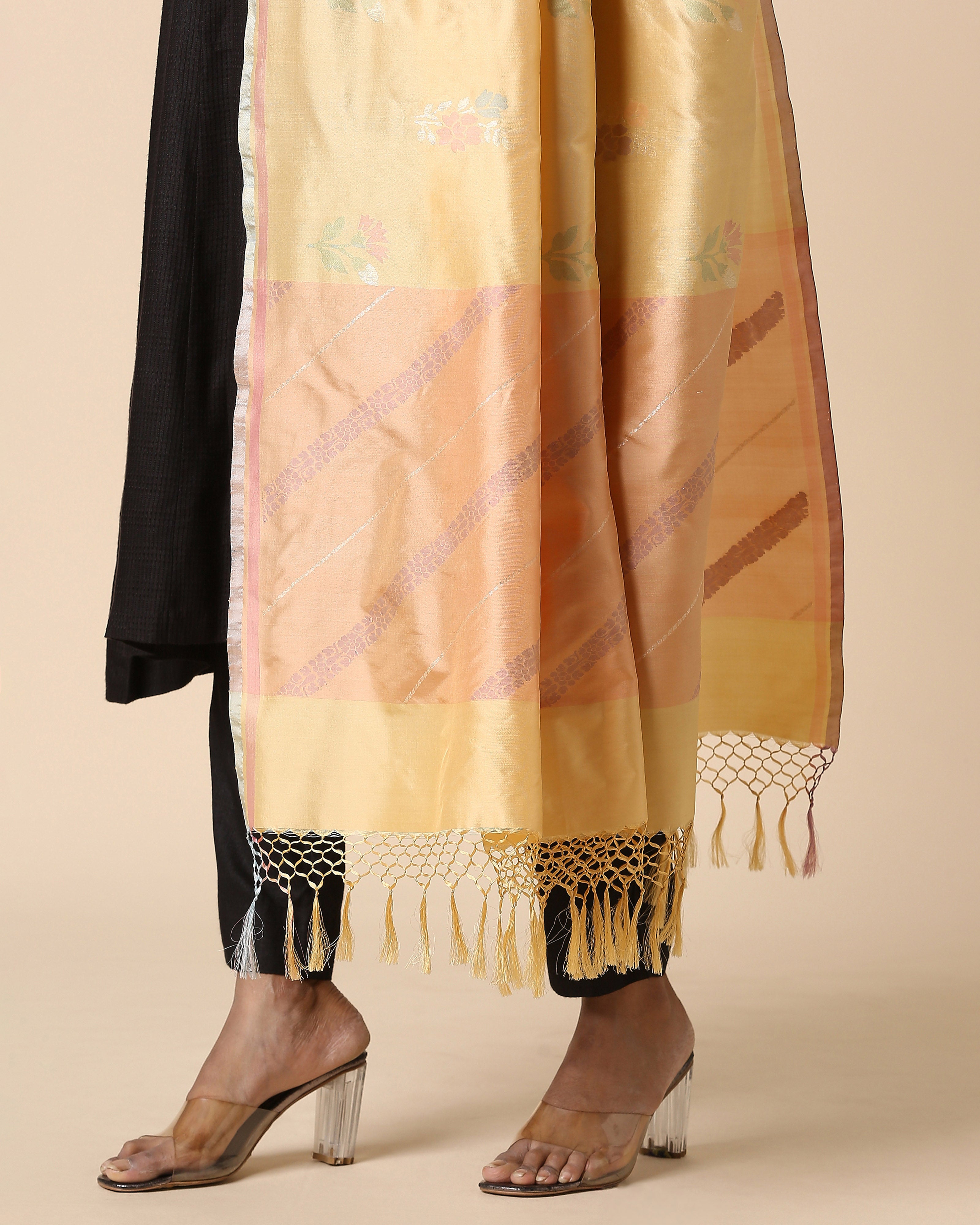 Amazni Banarasi Jamdani Silk Dupatta