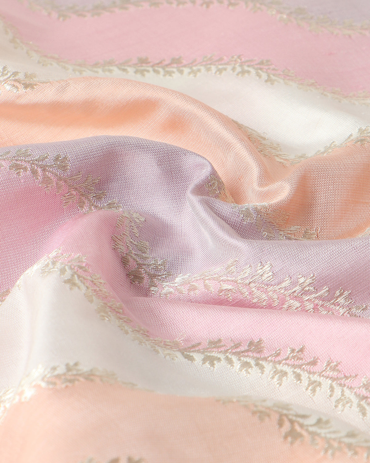 Mayusha Banarasi Rangkaat Silk Saree